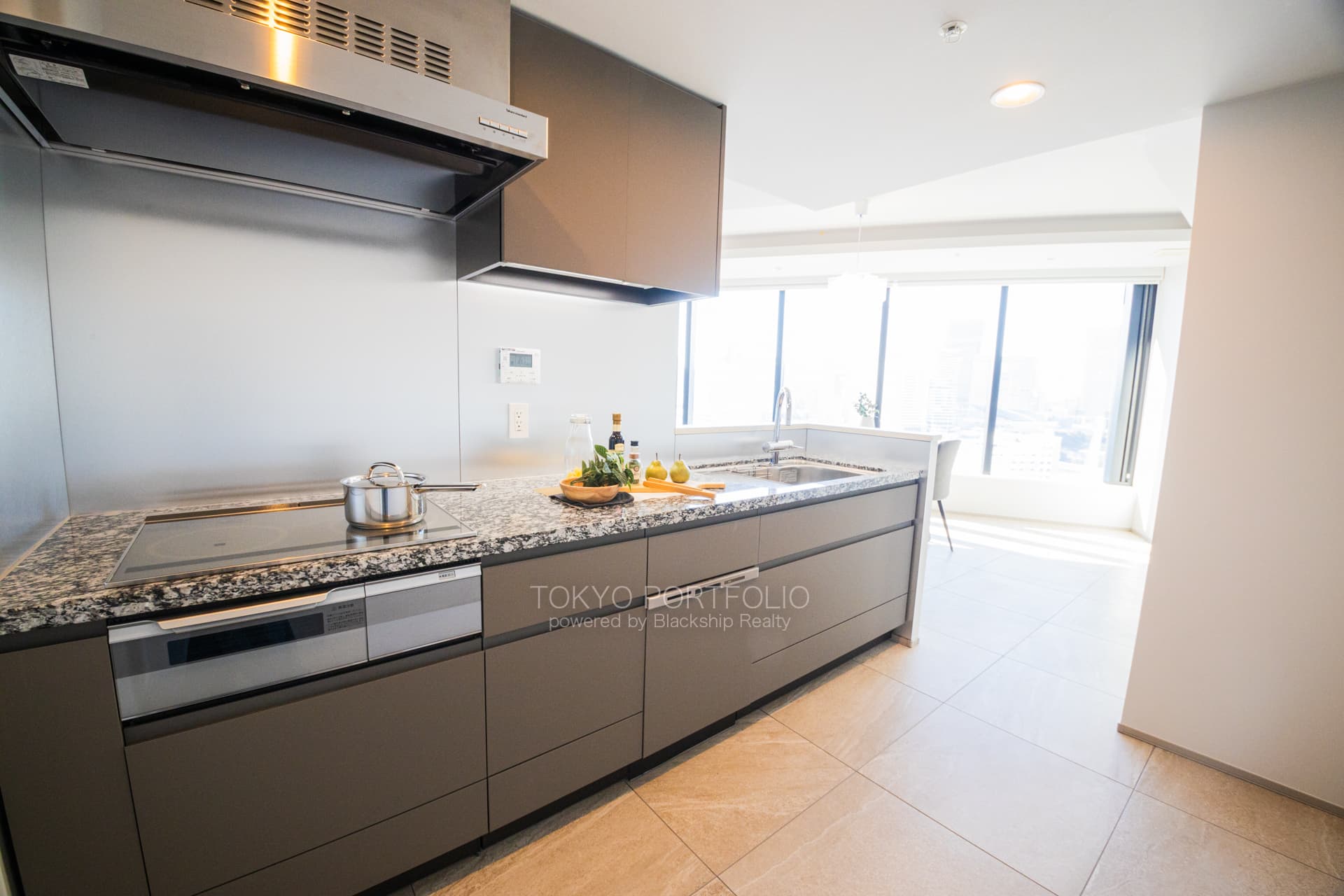 Kachidoki The Tower 1823-6.JPG