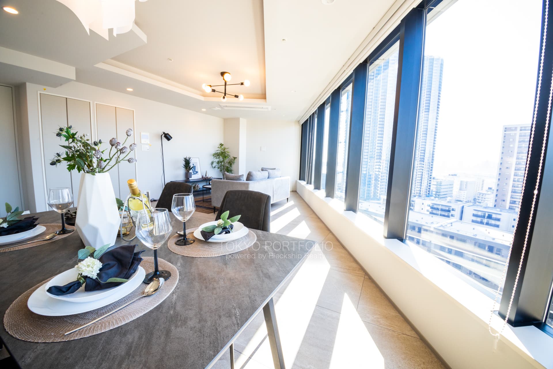 Kachidoki The Tower 1823-10.JPG