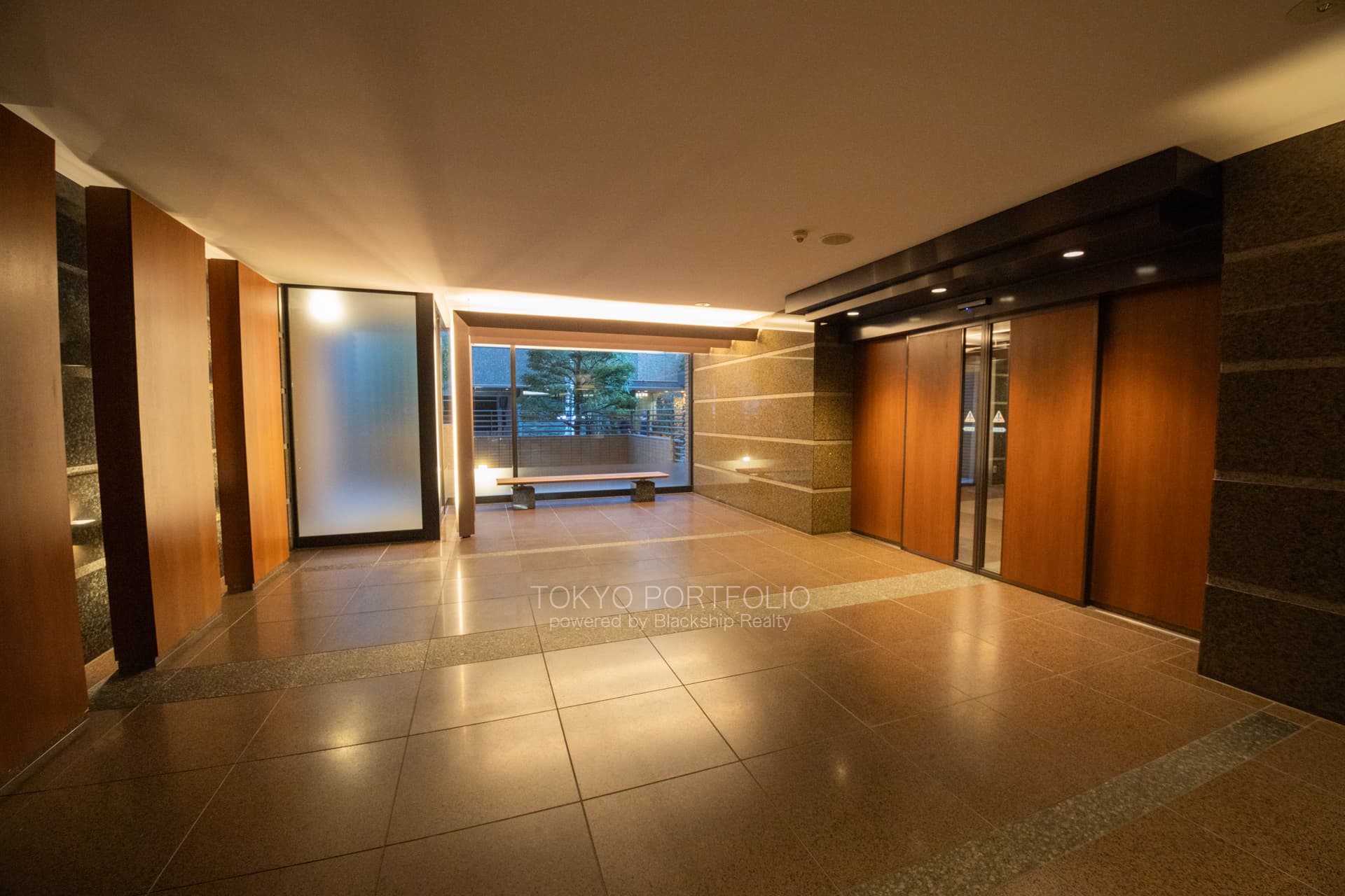 Grand Forme Rokubancho 406-16.JPG