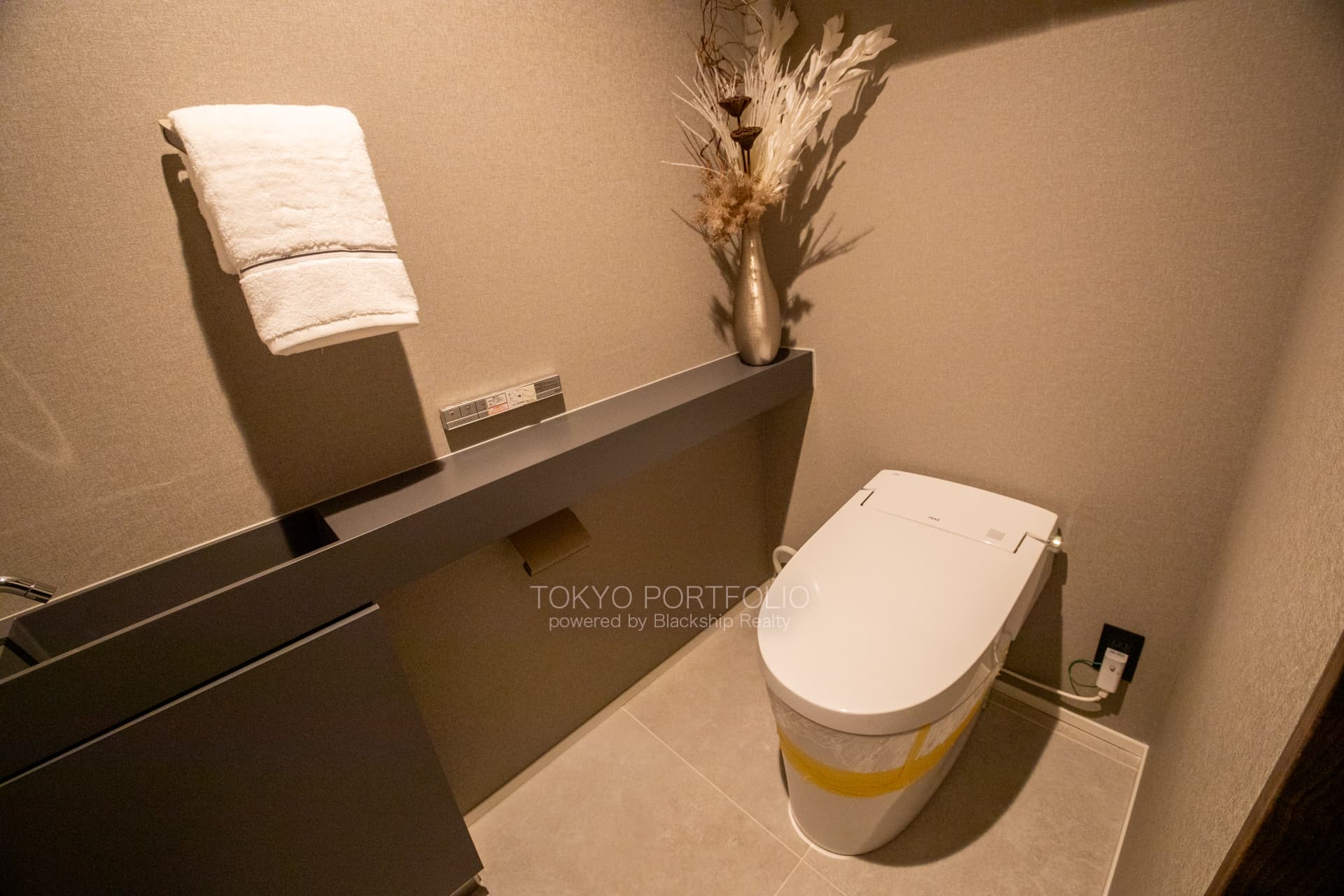 Grand Forme Rokubancho 406-1.JPG