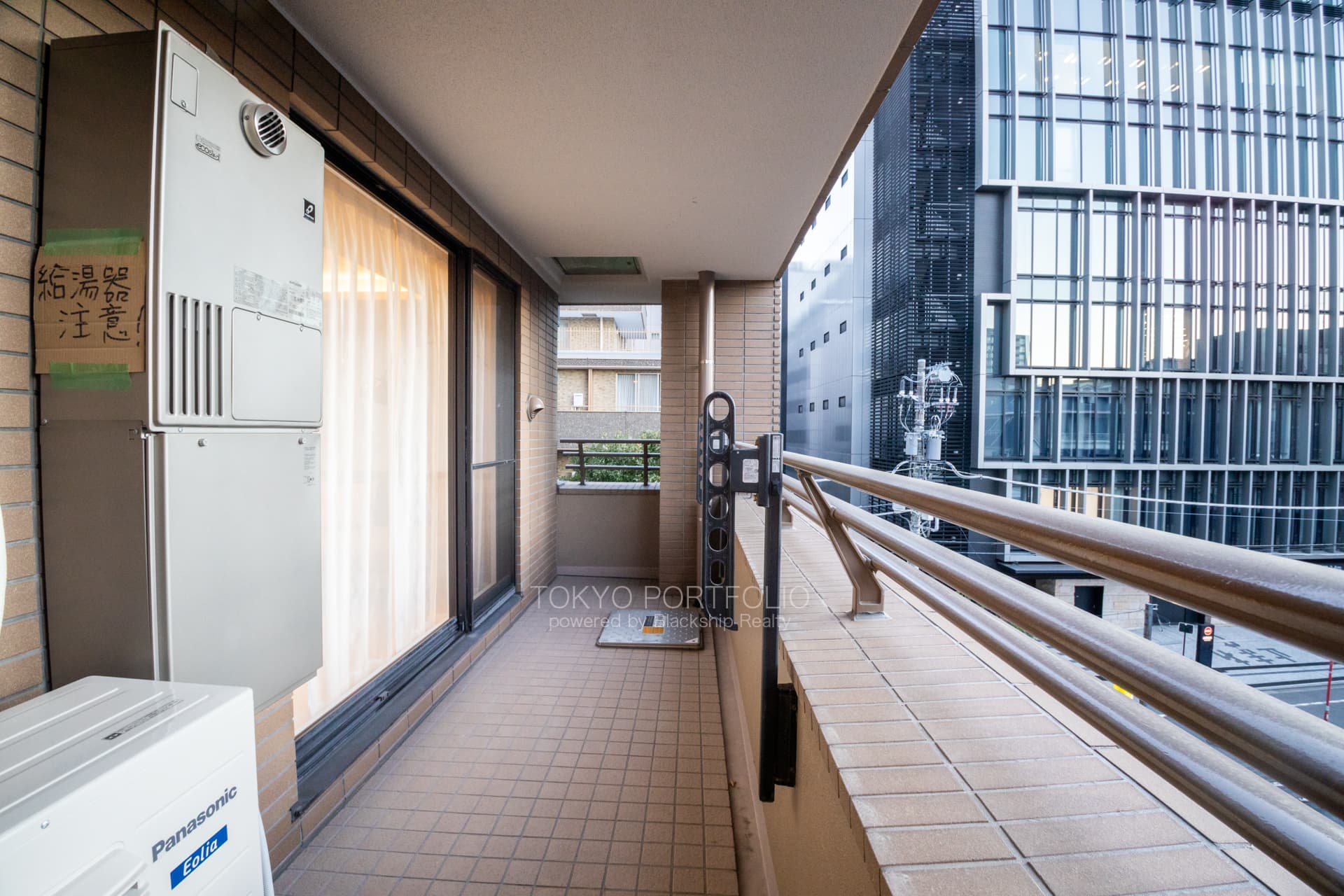 Grand Forme Rokubancho 406-11.JPG