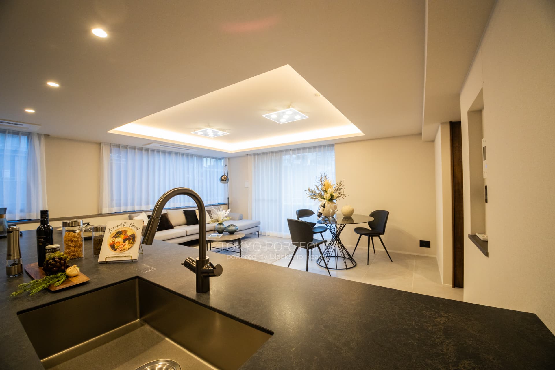 Grand Forme Rokubancho 406-9.JPG