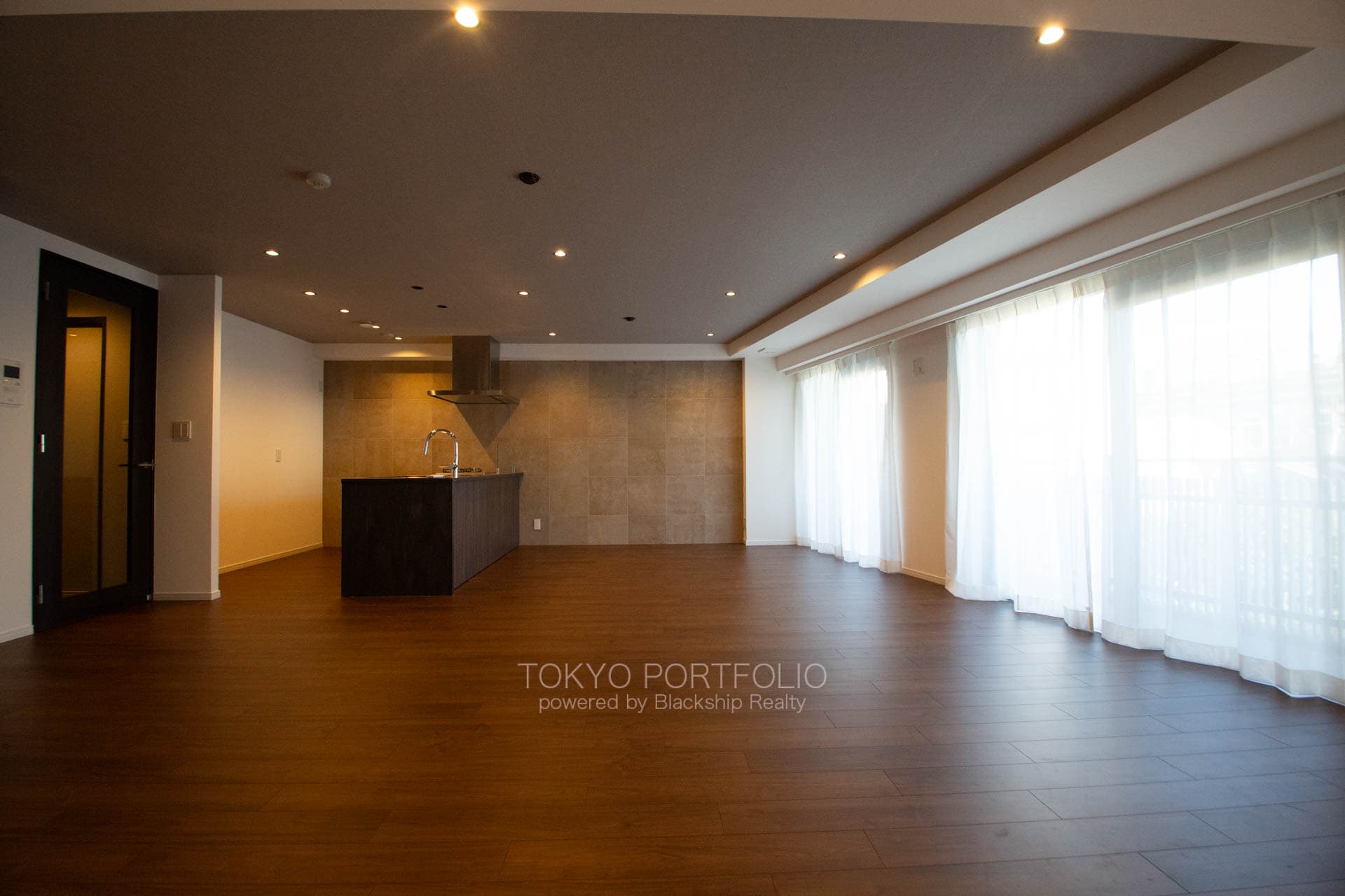 Mita Seifu Garden 404-2.jpg