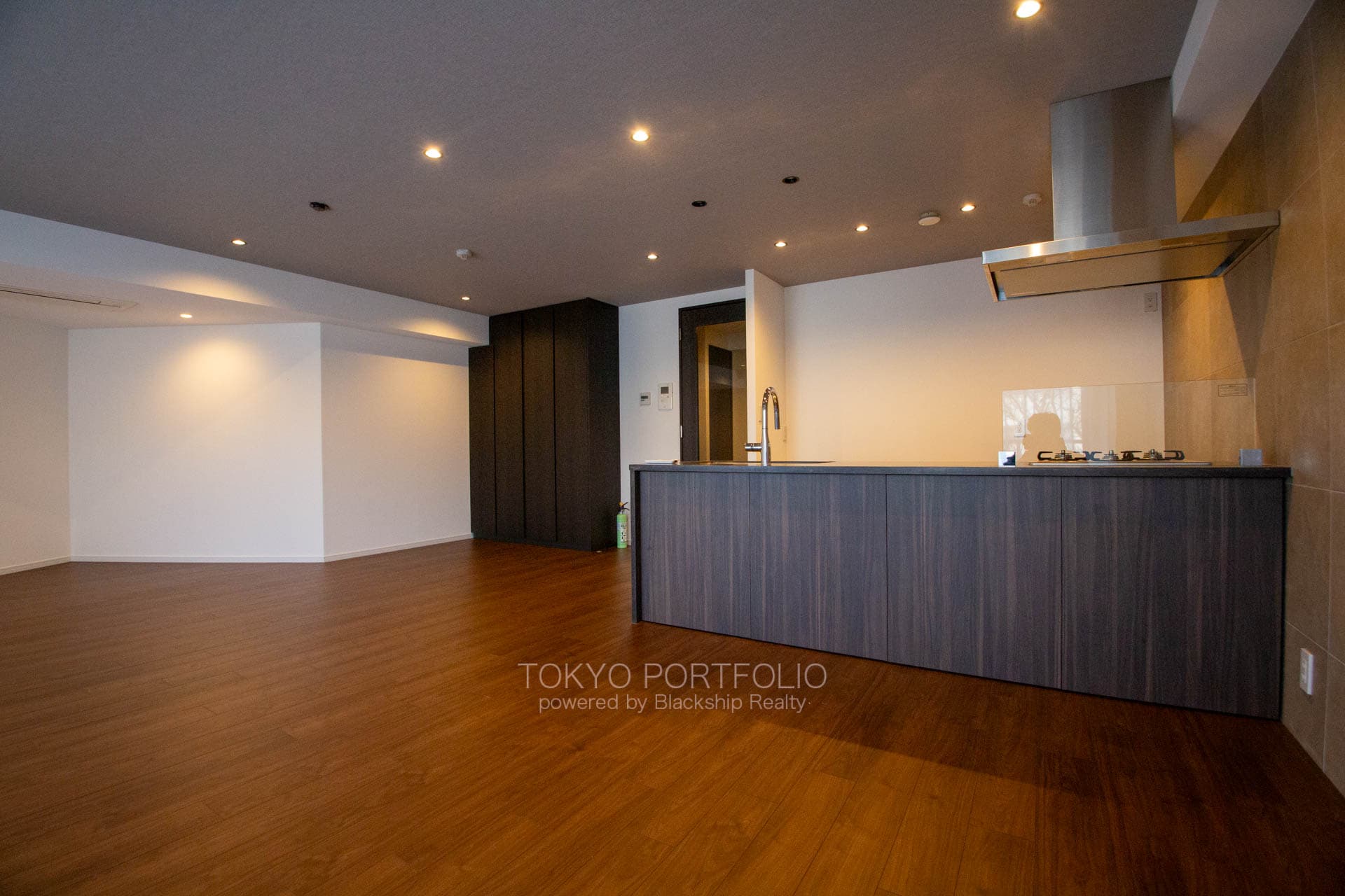 Mita Seifu Garden 404-3.jpg