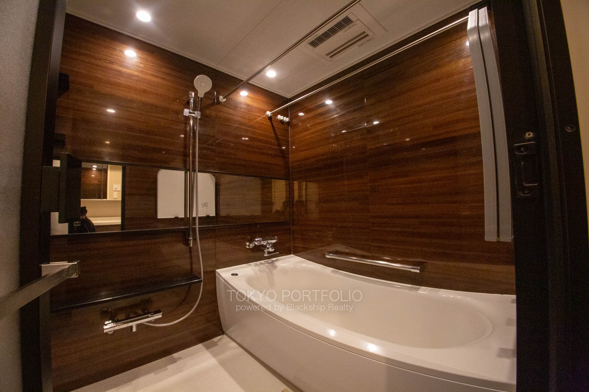 Mita Seifu Garden 404-7.jpg