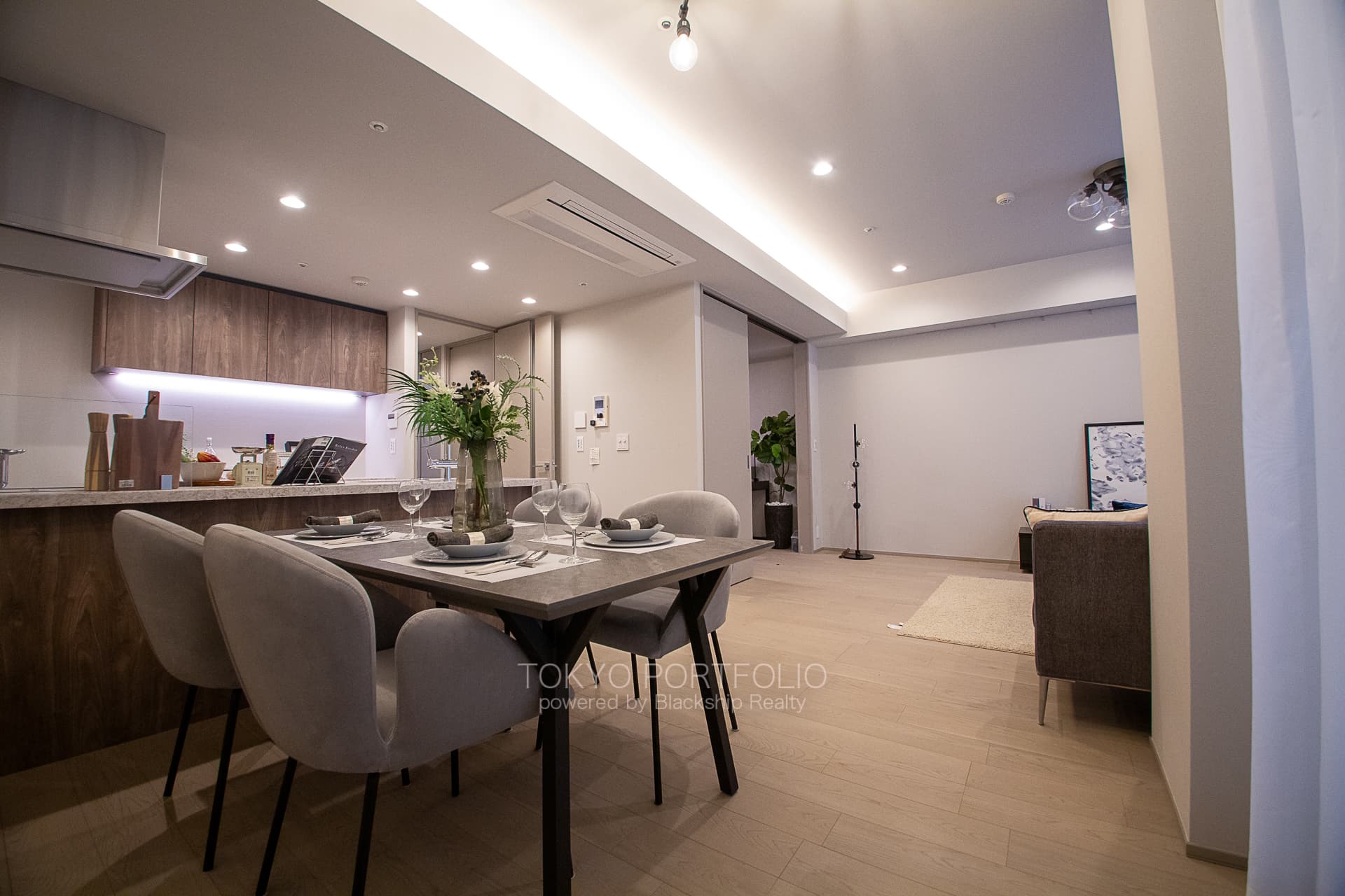 MidGardenAkasak Hikawa109_-11.jpg