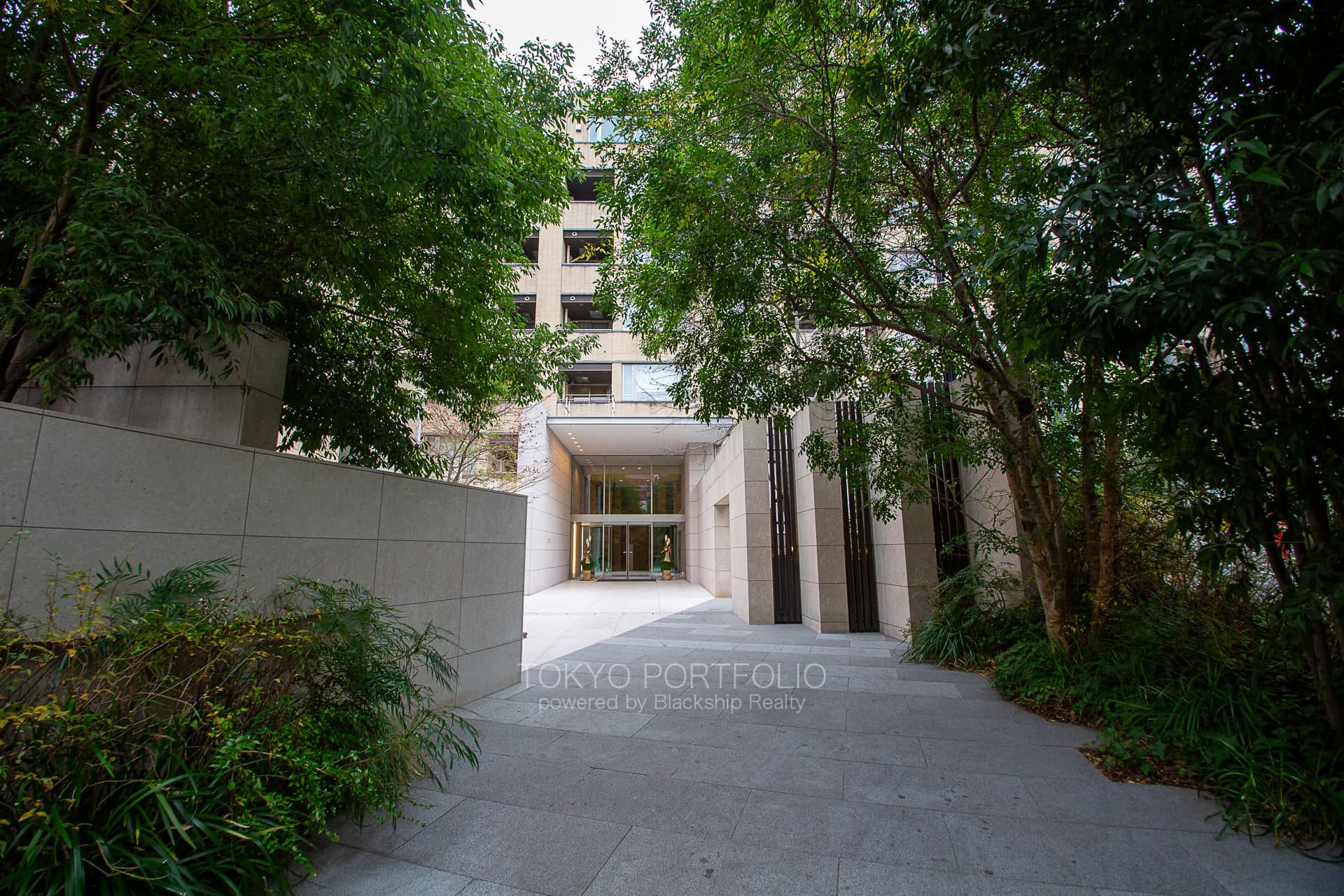 MidGardenAkasak Hikawa109_00.jpg