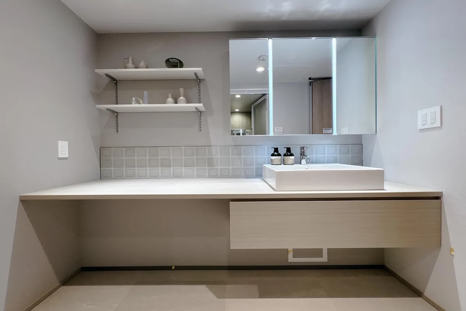 Shirokane Tower3.jpg