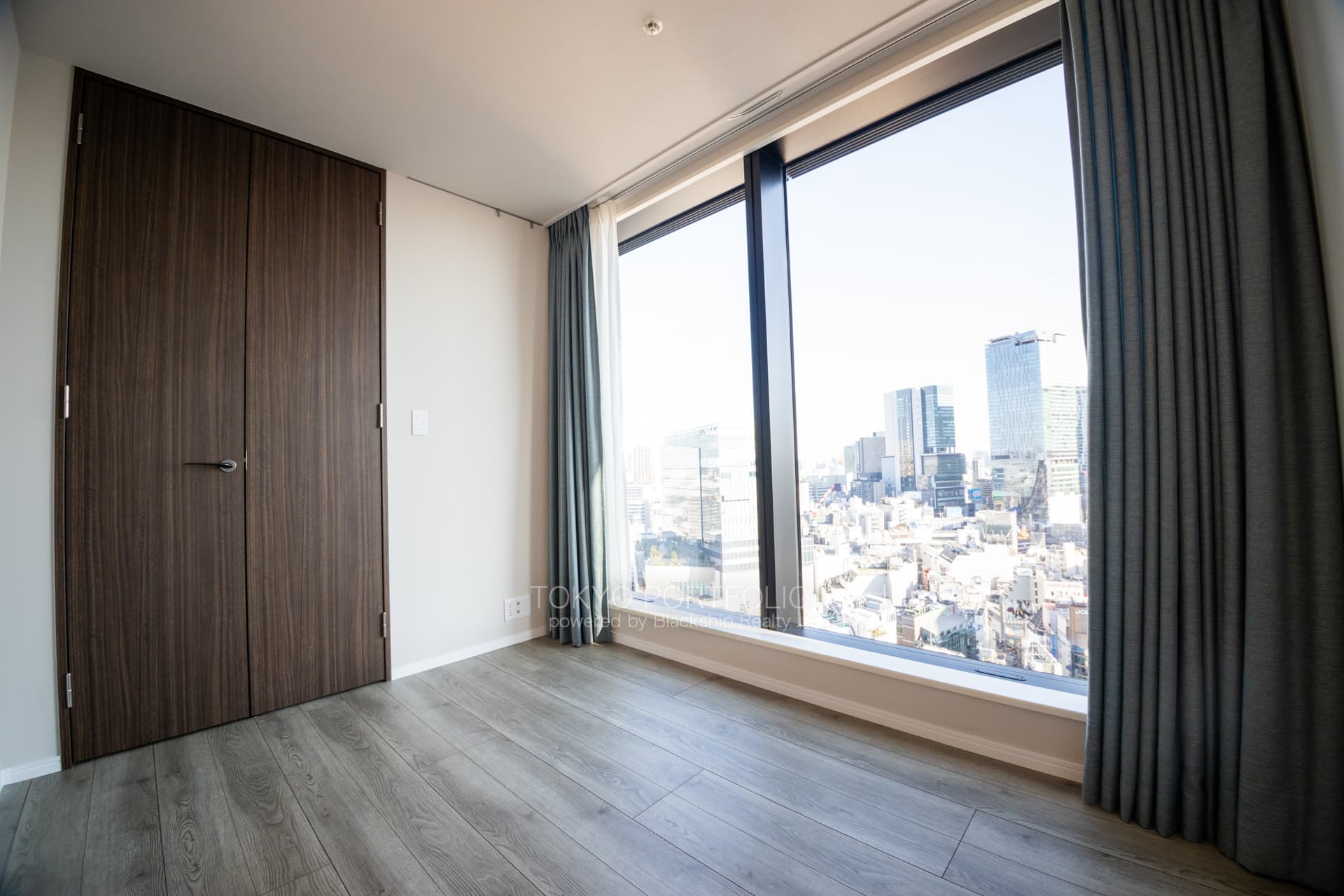 La Tour Shibuya Udagawa 1802 Bedroom1.jpg