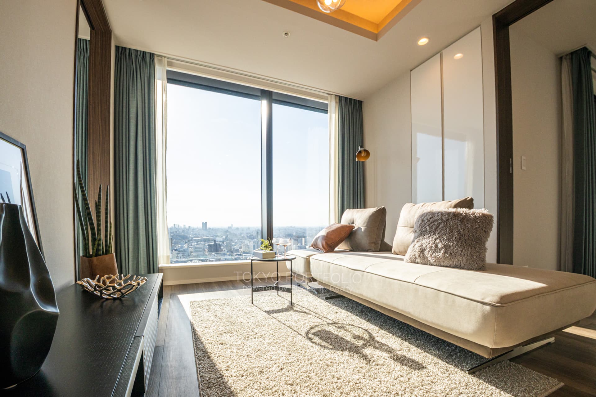 La Tour Shibuya Udagawa 1802 Living Room4.jpg