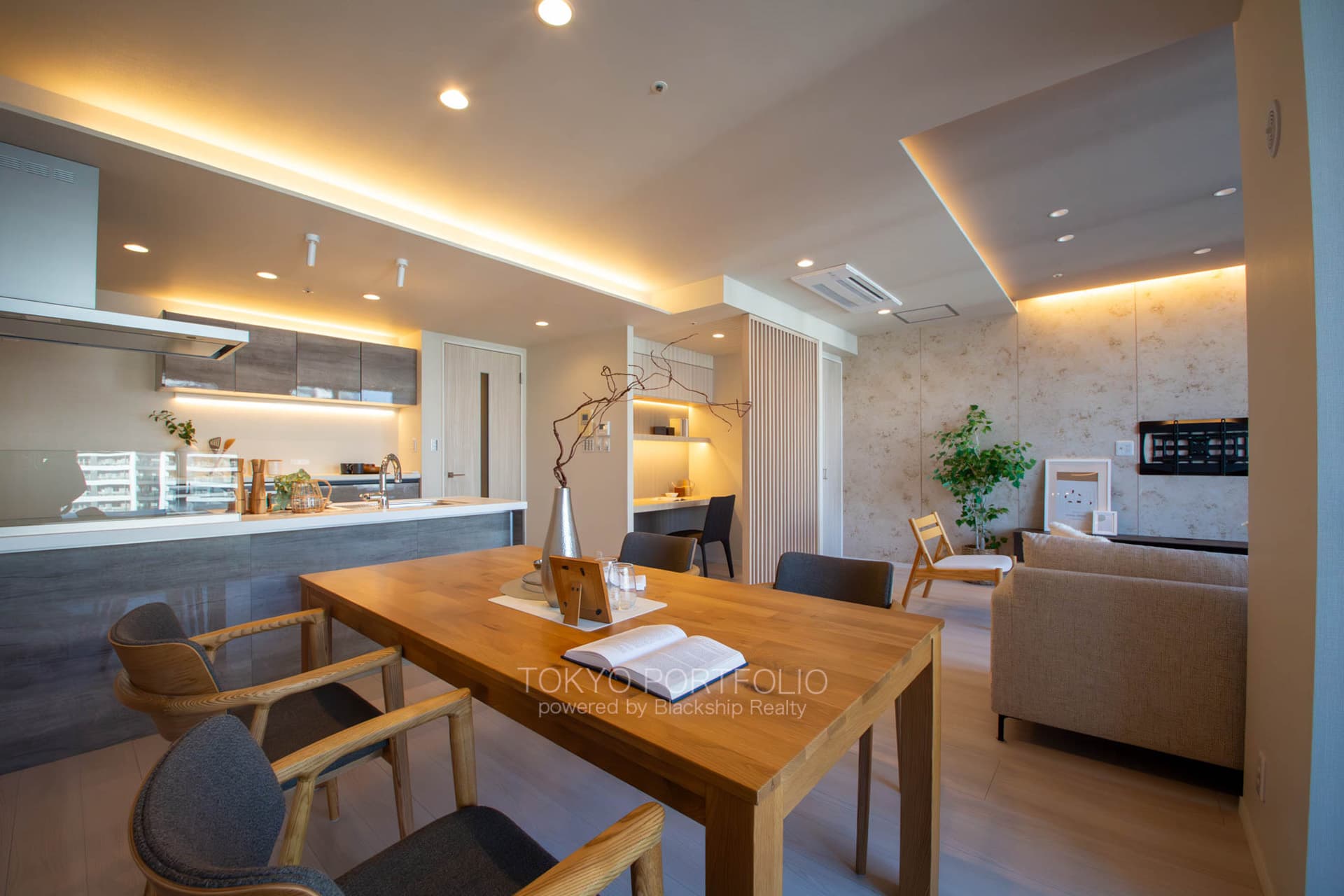 THE TOKYO TOWERS SEA TOWER 4722-11.jpg