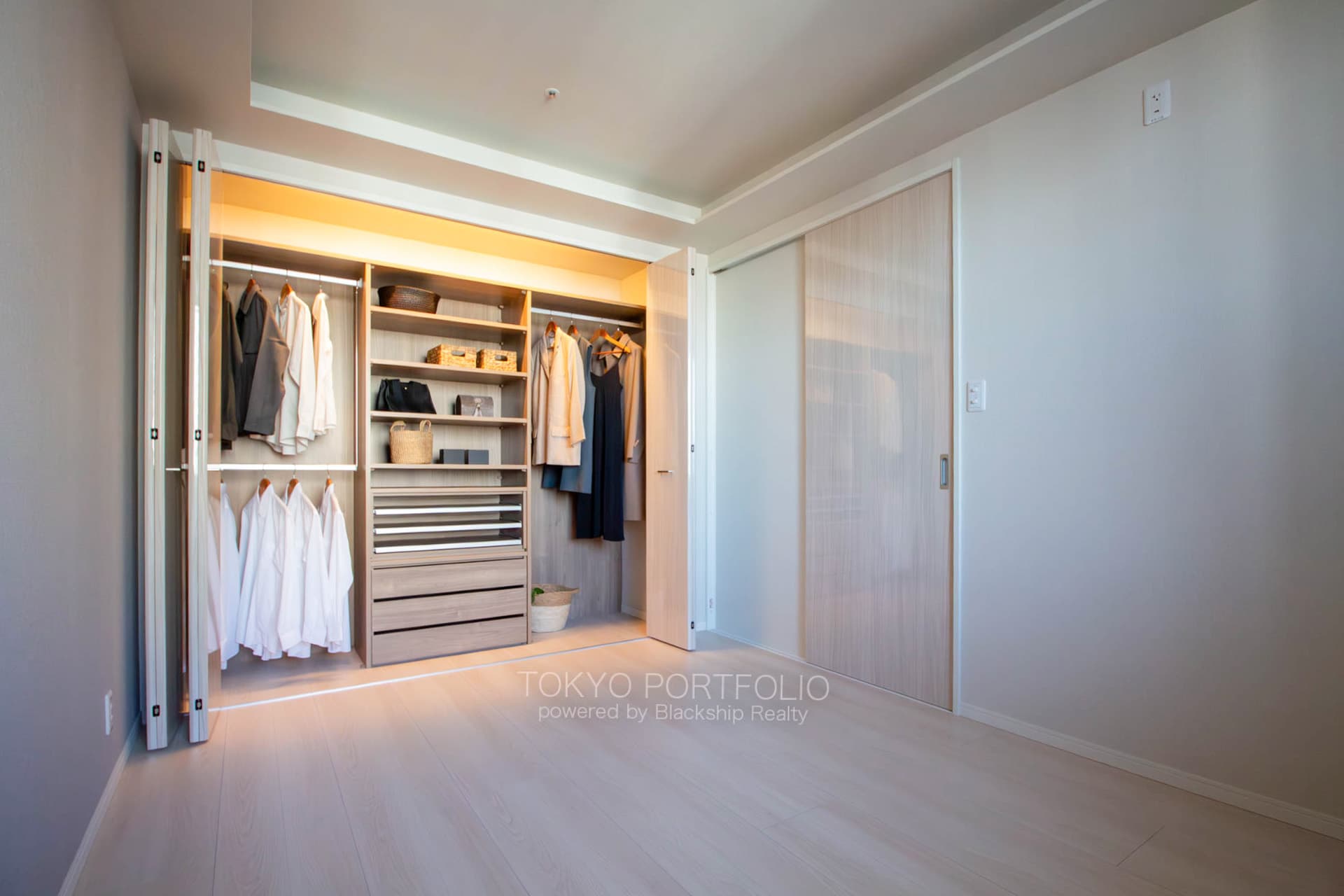 THE TOKYO TOWERS SEA TOWER 4722-13.jpg