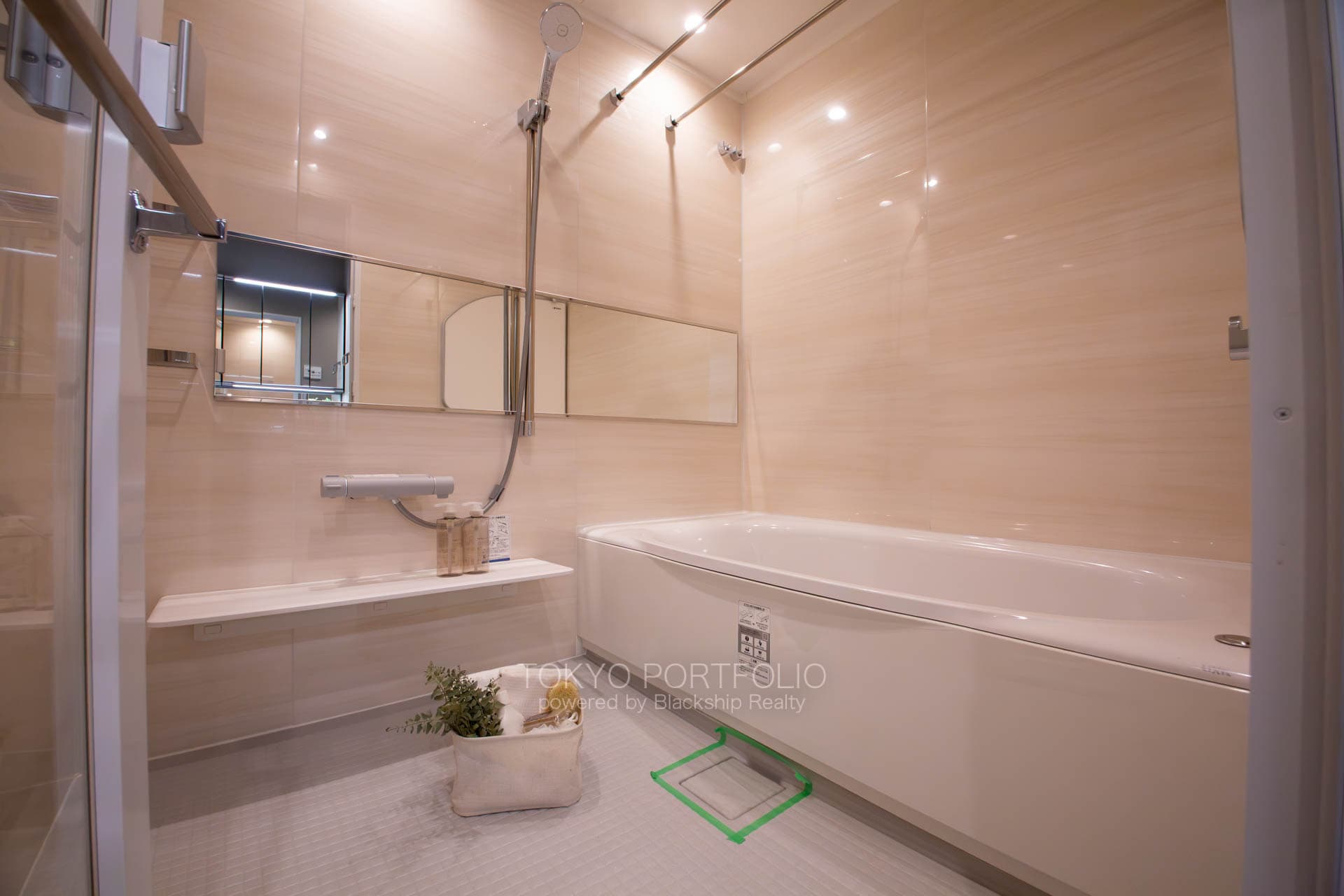 THE TOKYO TOWERS SEA TOWER 4722-5.jpg