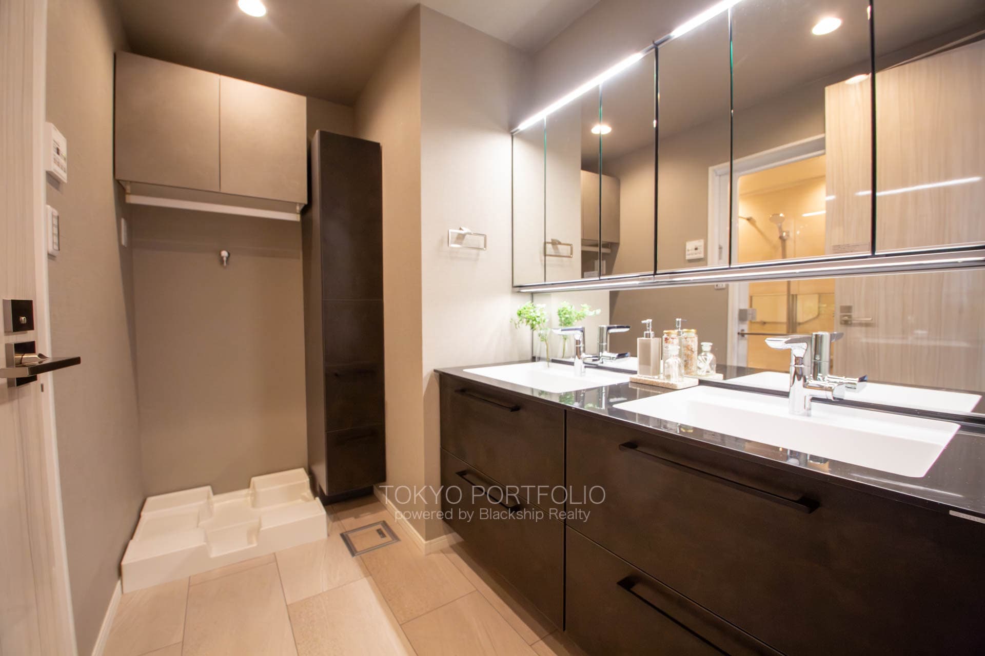 THE TOKYO TOWERS SEA TOWER 4722-4.jpg