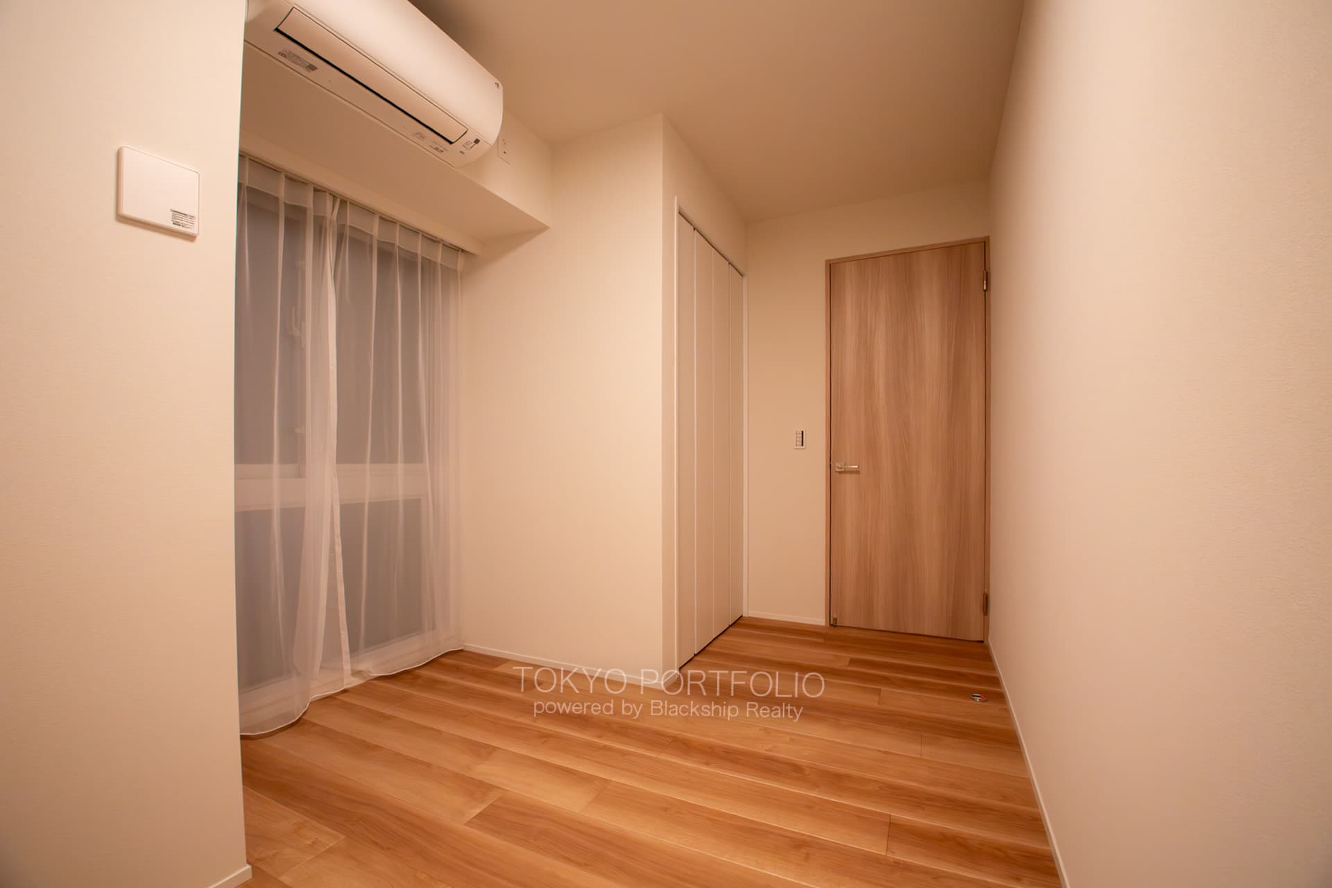 THE TOKYO TOWERS MID TOWER 3511-2.jpg