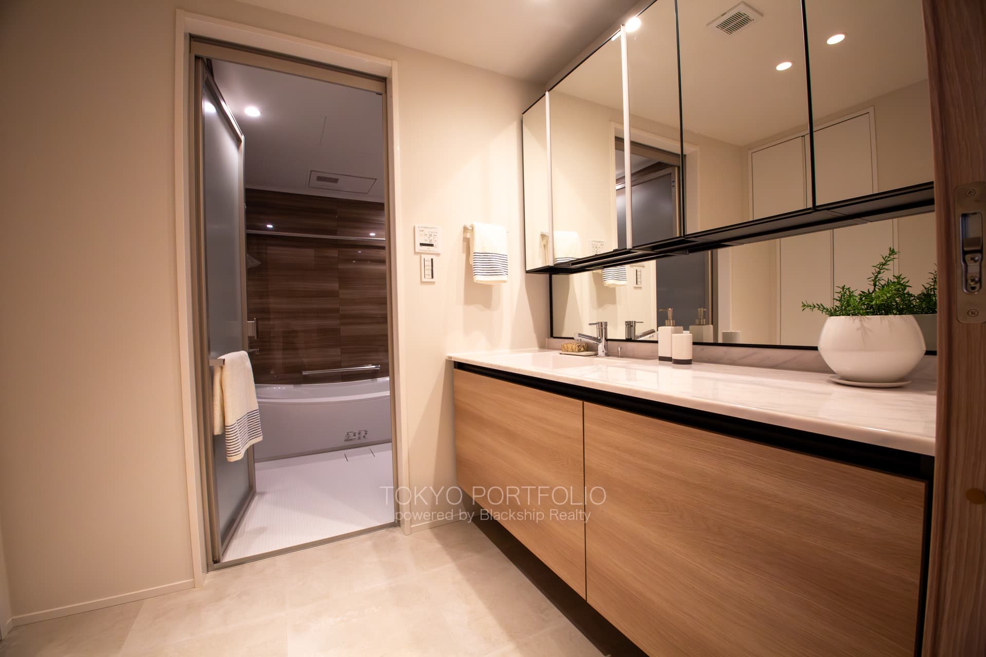 THE TOKYO TOWERS MID TOWER 3511-4.jpg