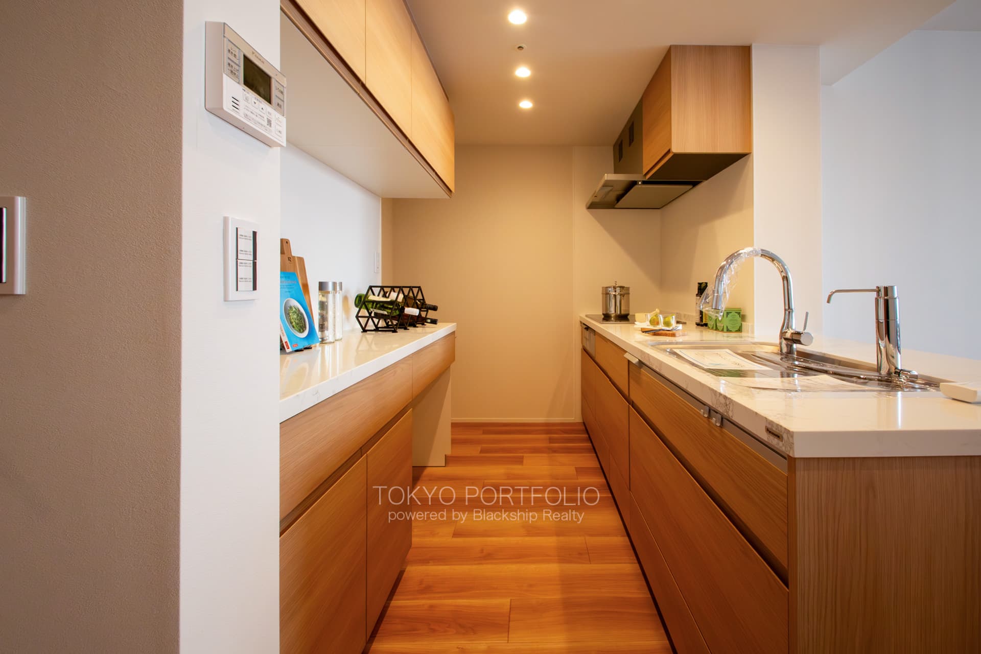 THE TOKYO TOWERS MID TOWER 3511-6.jpg