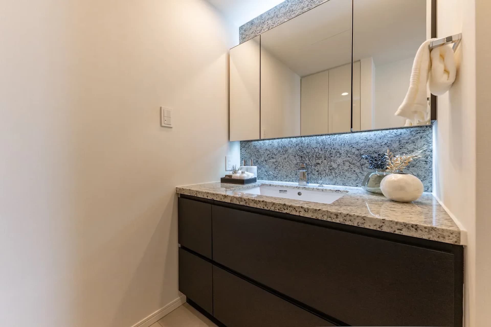 Grand Suite Azabudai Hilltop Tower8.jpg