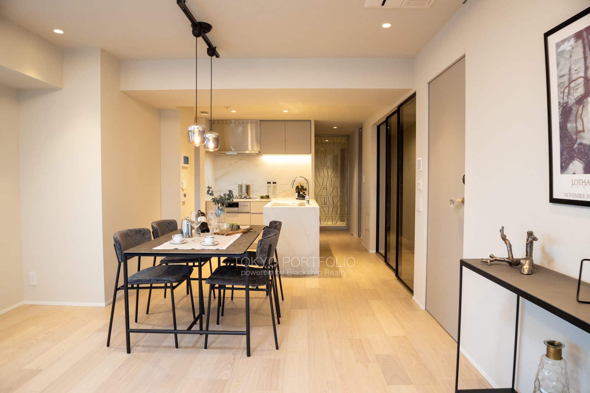 Sunwood Hiroo 901 Living Room4.JPG