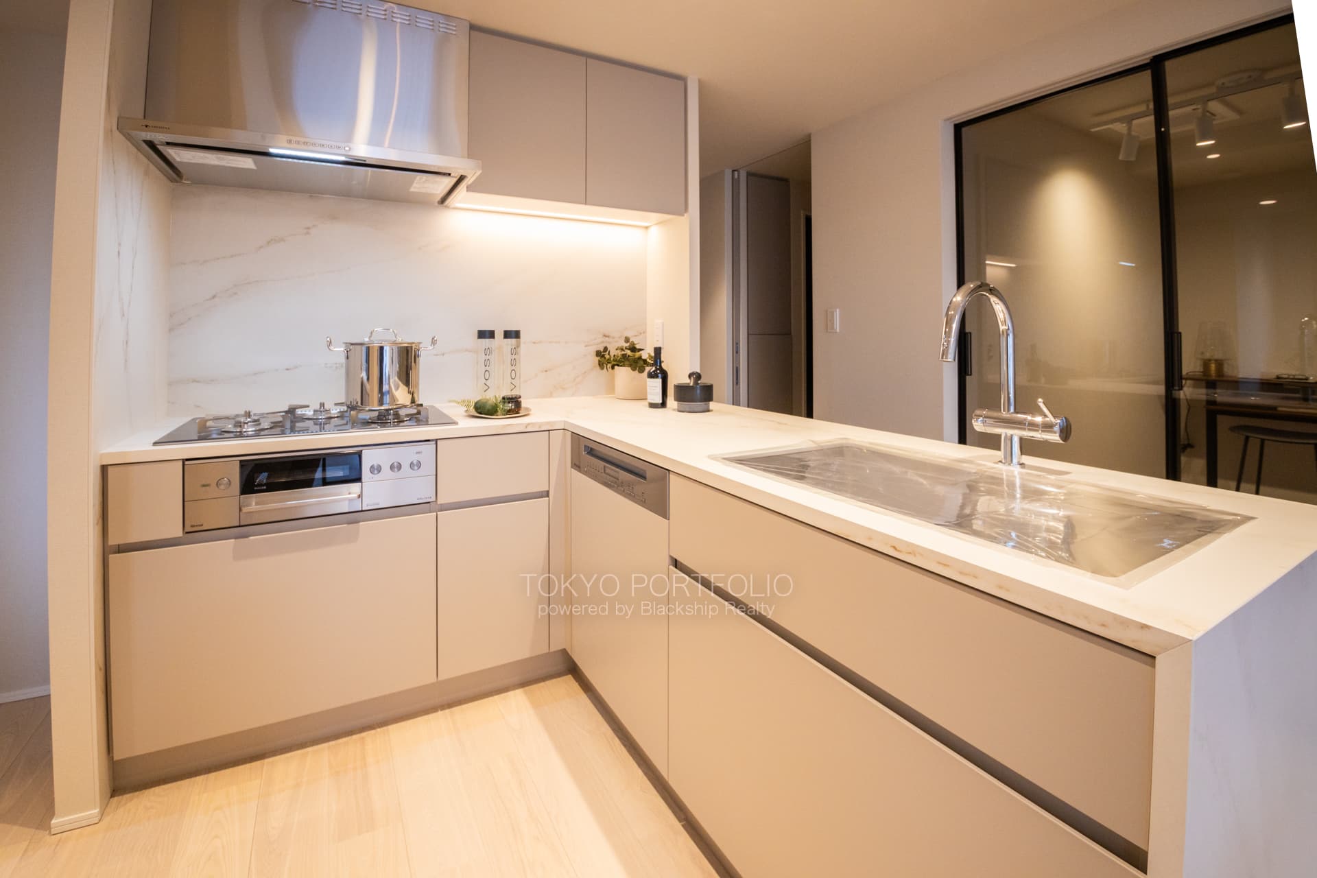 Sunwood Hiroo 901 kitchen2.JPG
