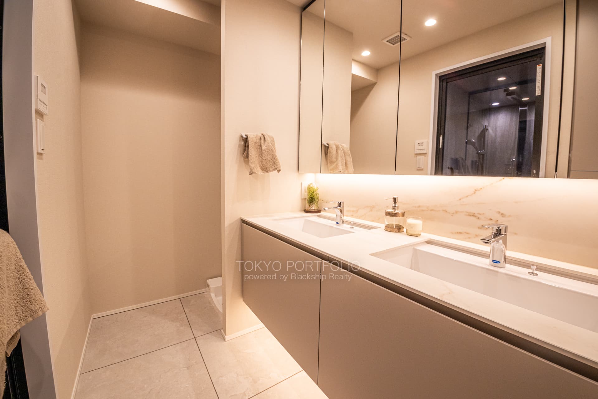 Sunwood Hiroo 901 Powderroom.JPG