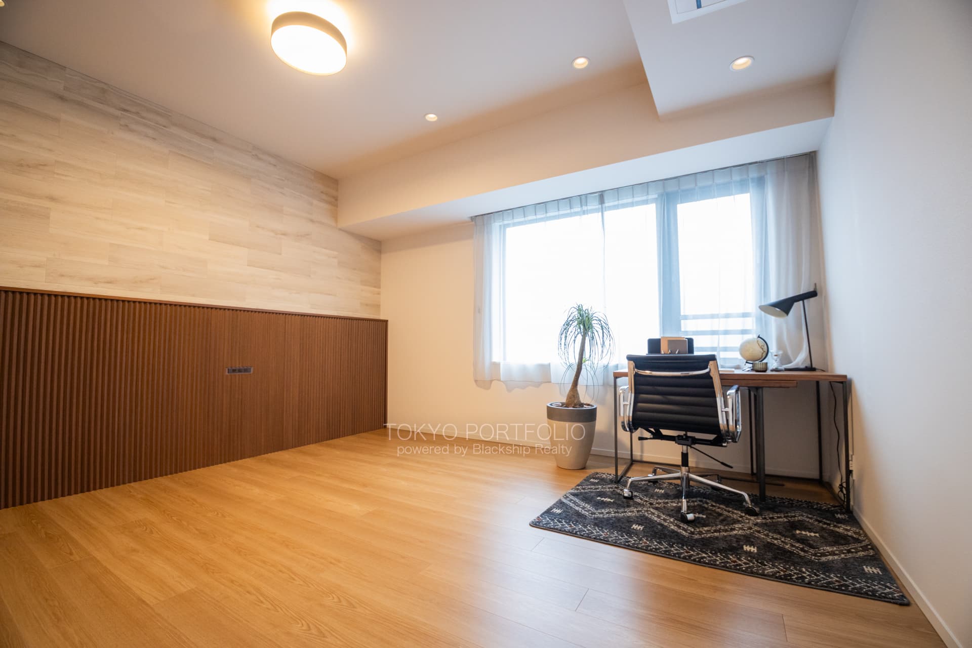 Park Le Jade Shirokane Residence 312 Bedroom1.JPG