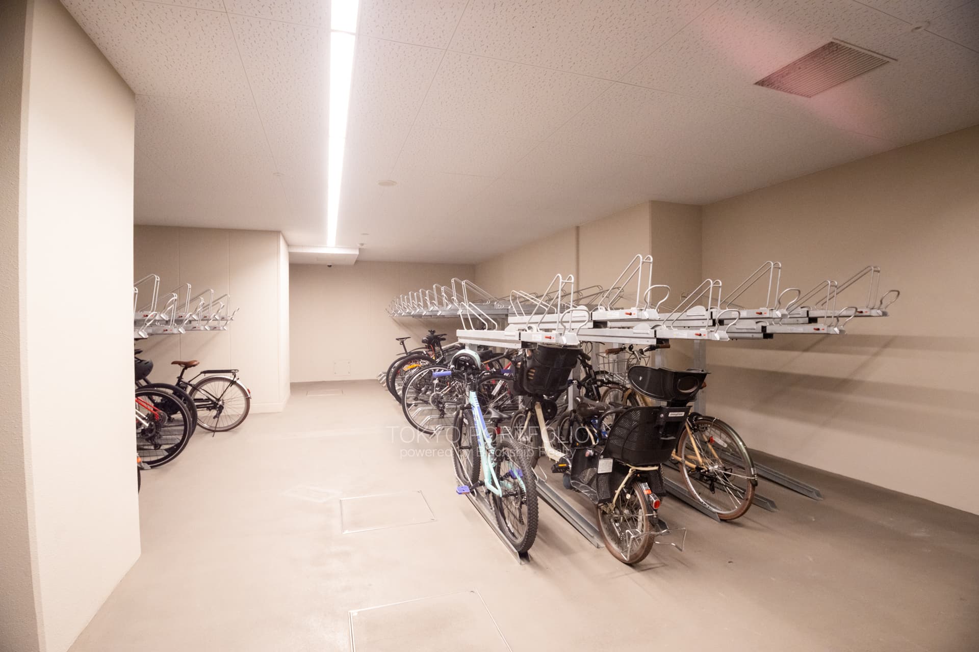 Sunwood Hiroo 901 Bicycle storage.JPG