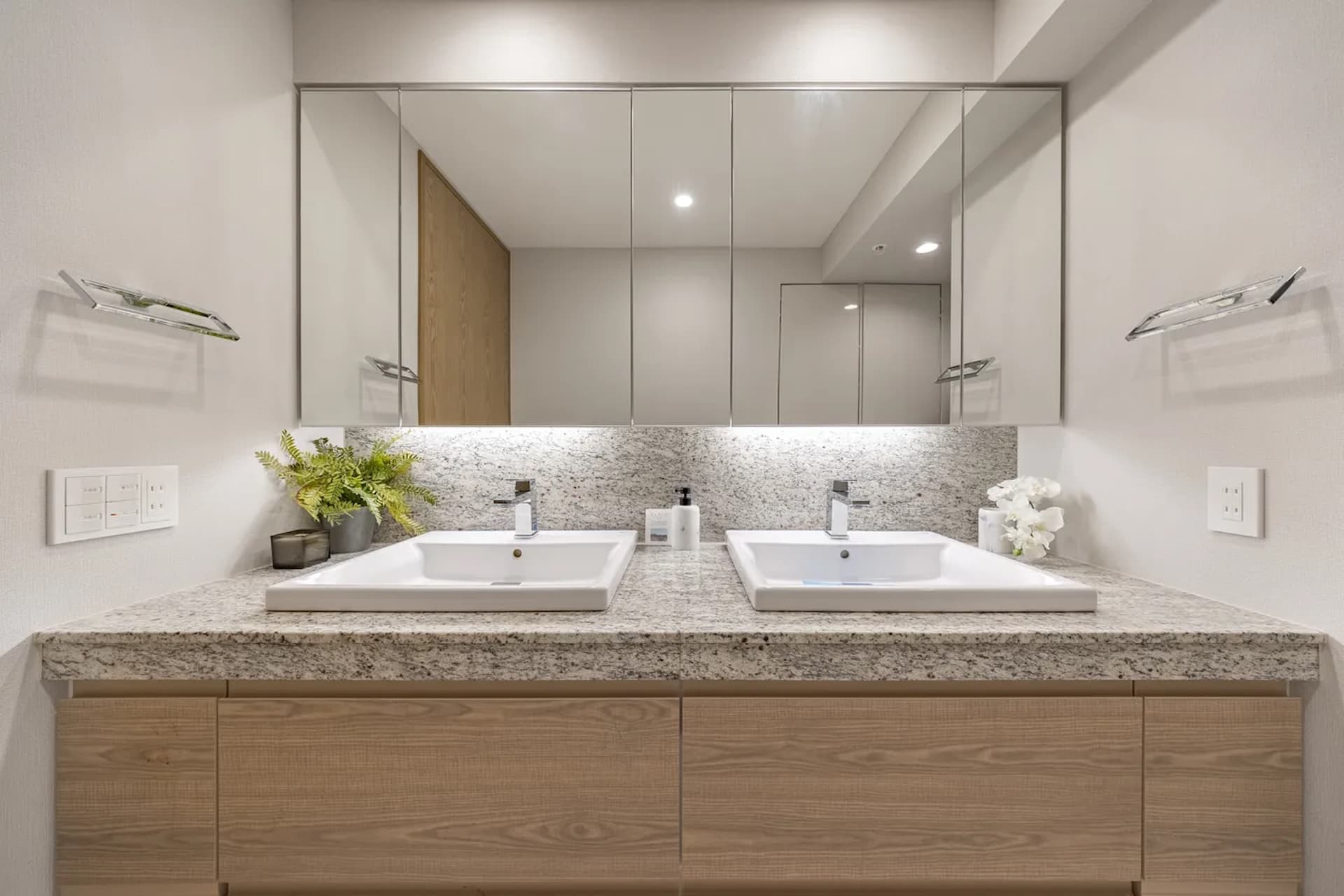 The Park House Mita Garden10.jpg