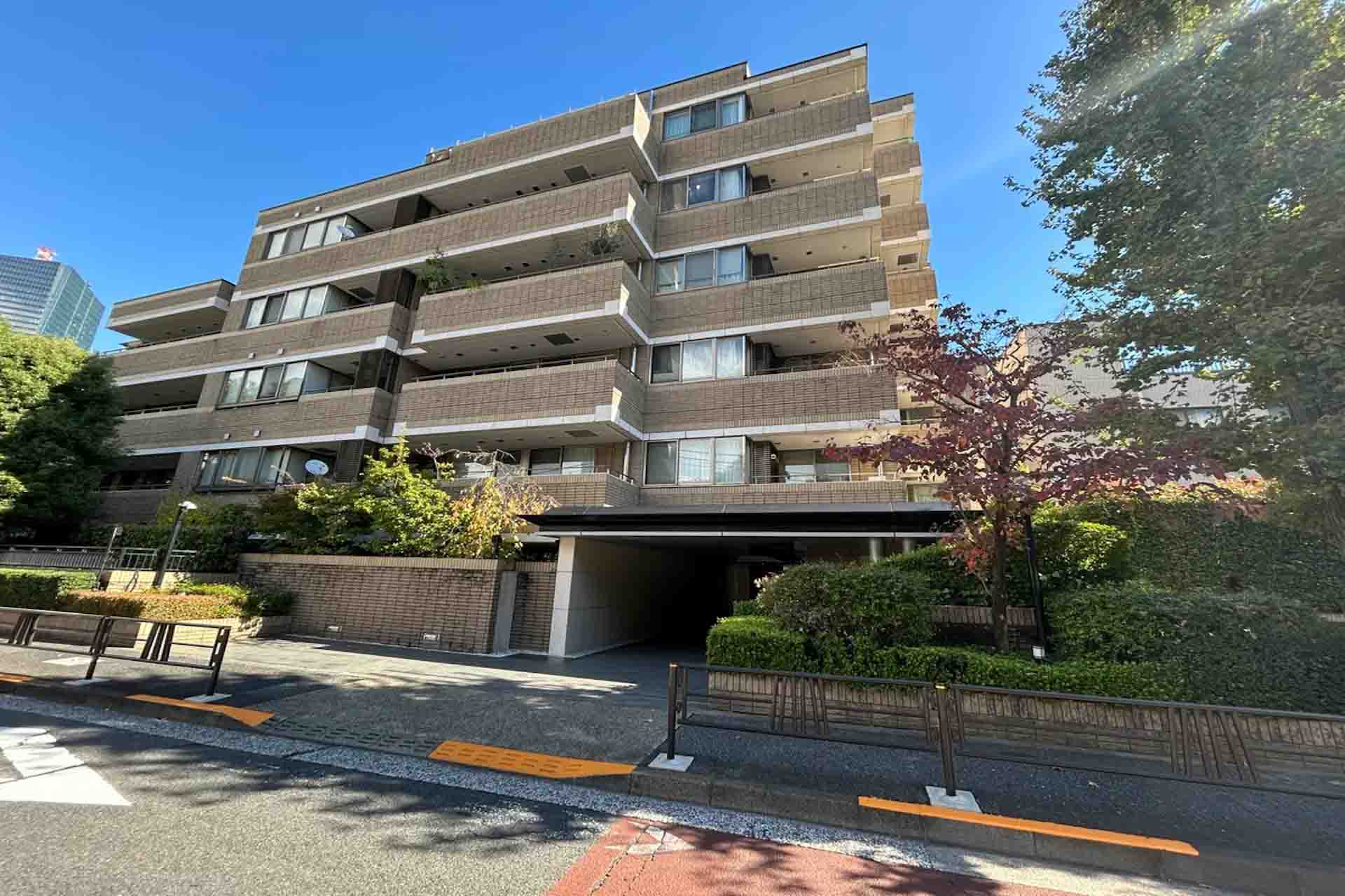 Crystal Court Toriizaka5.jpg