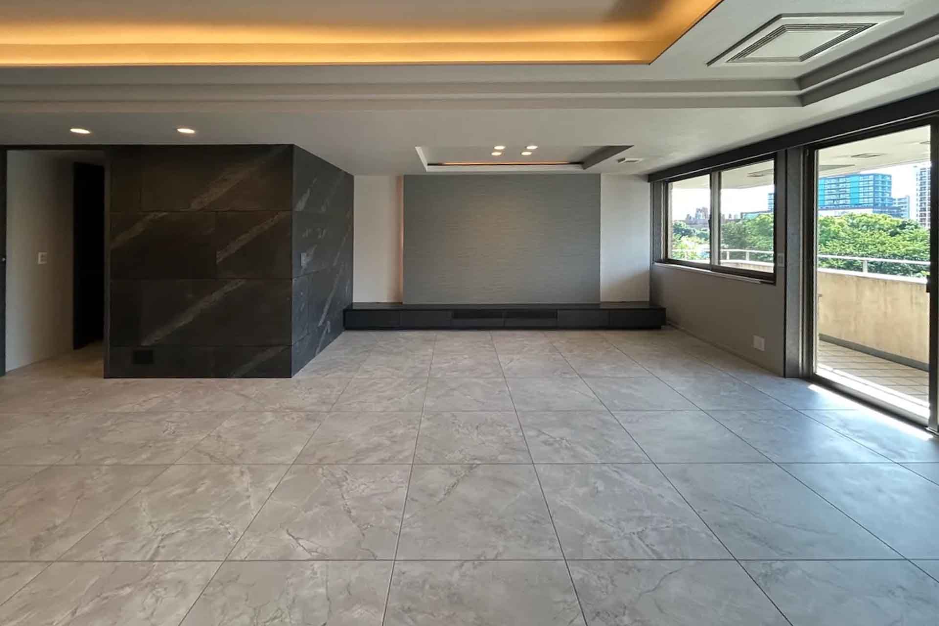 Crystal Court Toriizaka1.jpg