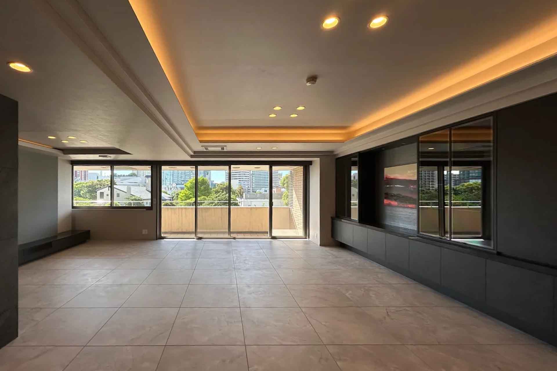 Crystal Court Toriizaka4.jpg