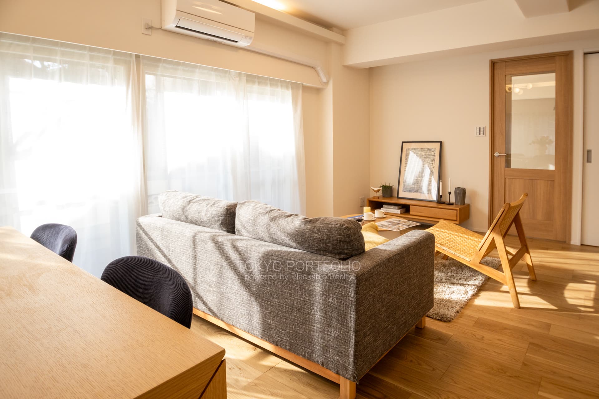 Hoei Tairamachi Mansion 101 Living Room2.JPG