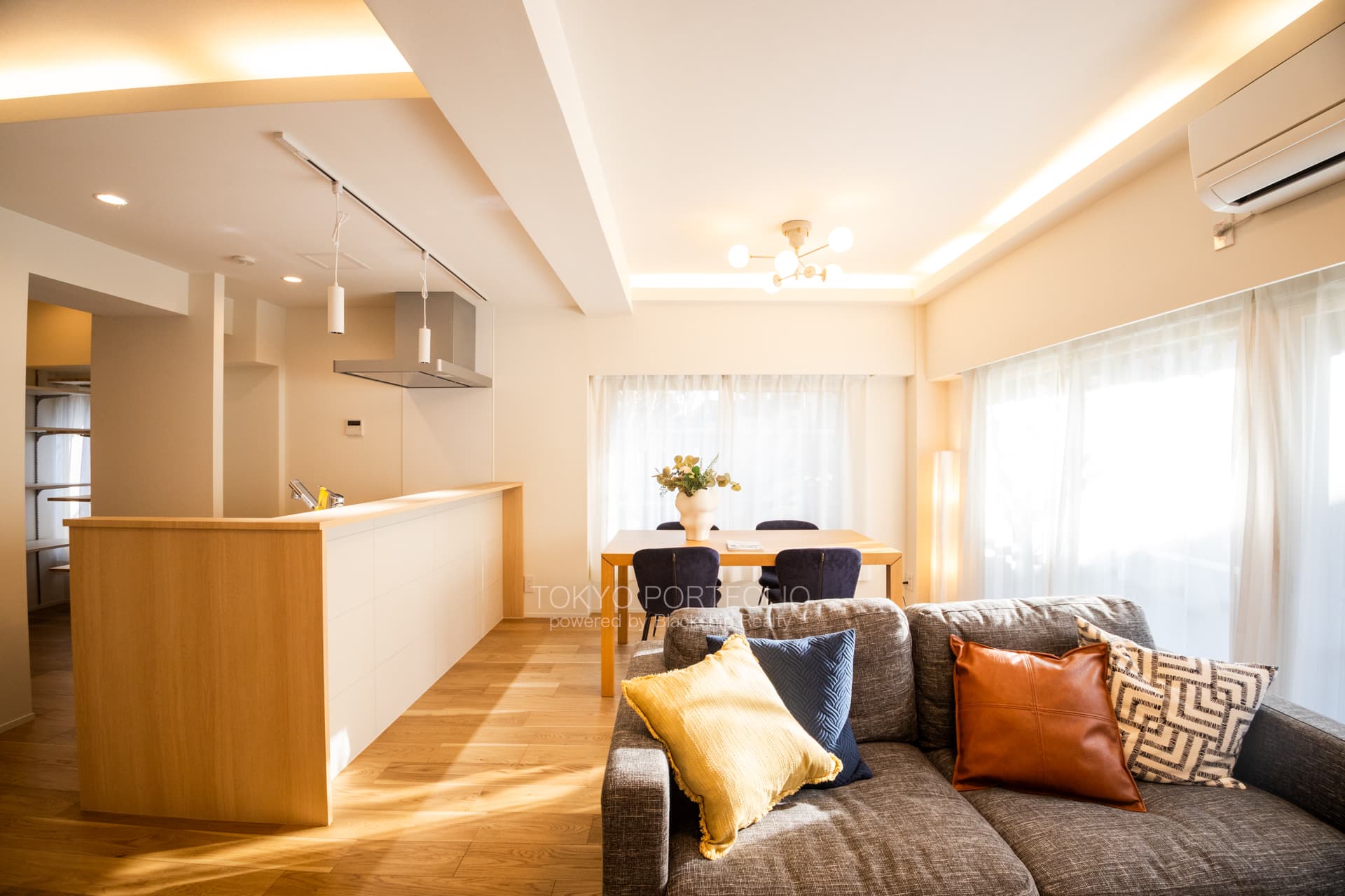 Hoei Tairamachi Mansion 101 Living Room5.JPG