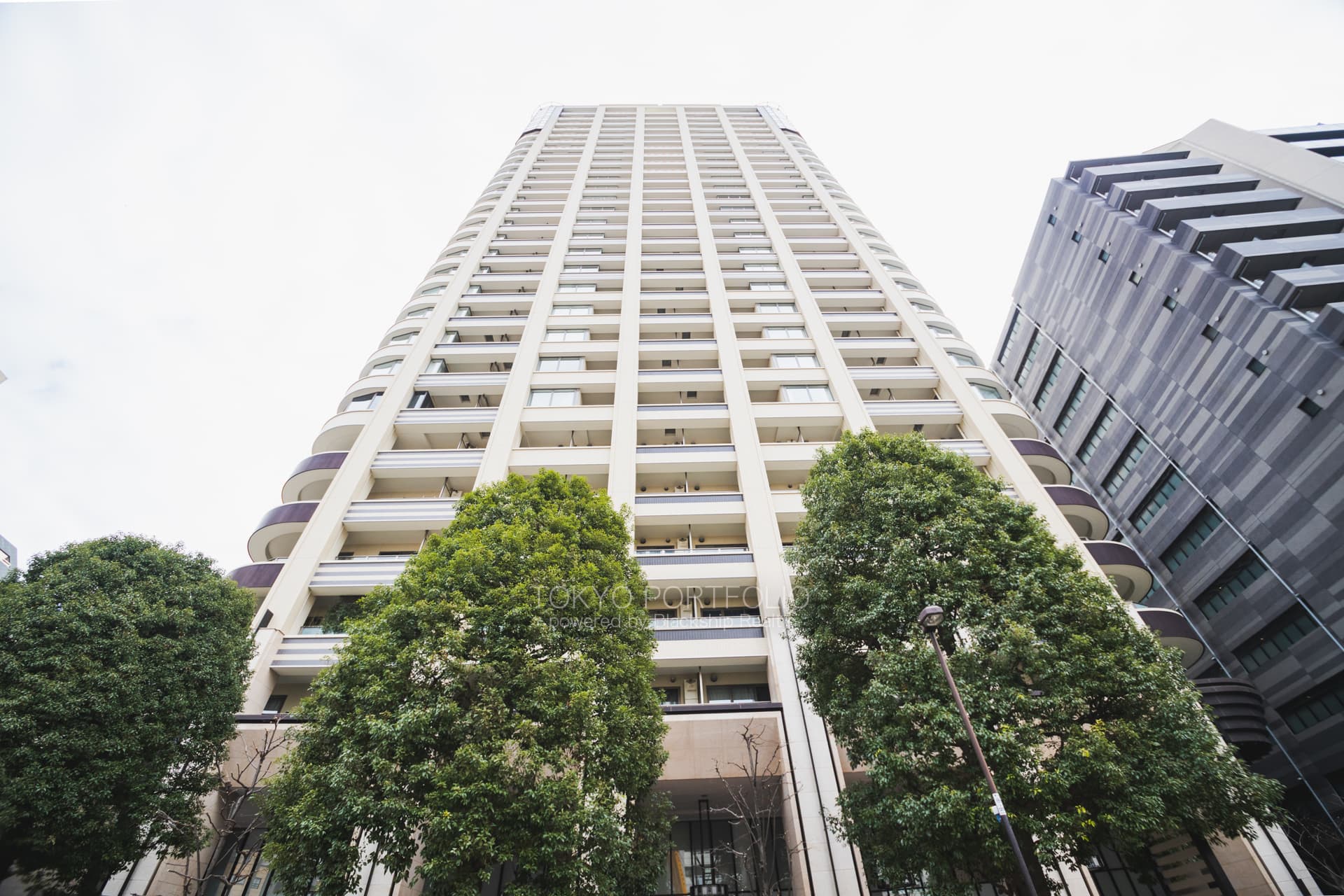 Park Court Toranomon Atago Tower 1805 Exterior.JPG