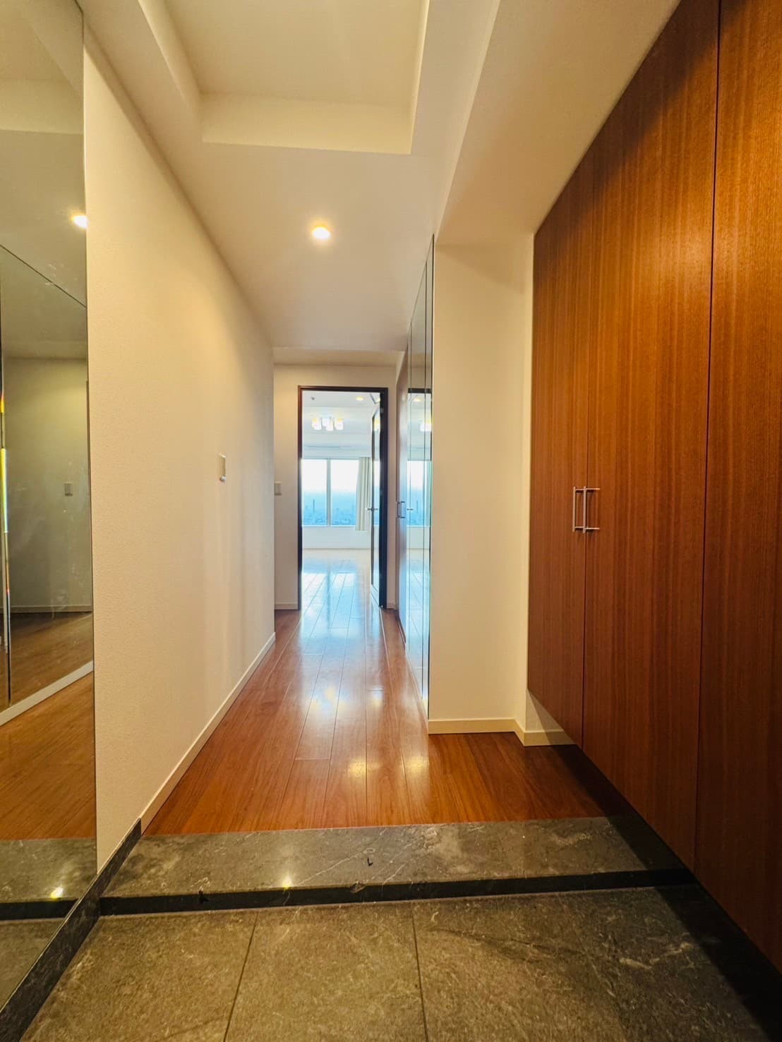LINE_ALBUM_シティタワー高輪　30階_廊下.jpg