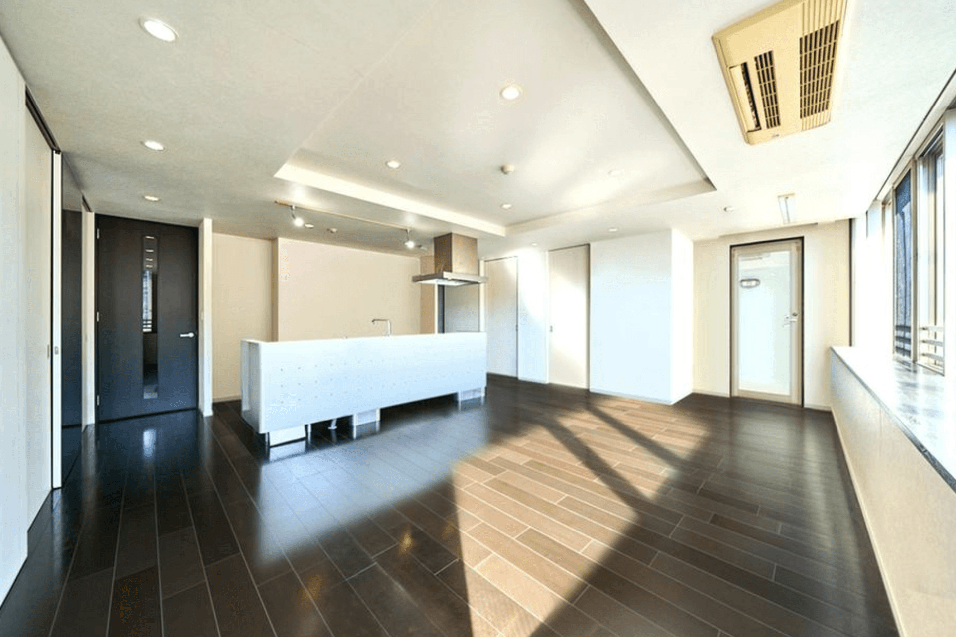 Style House Ebisu living2.png