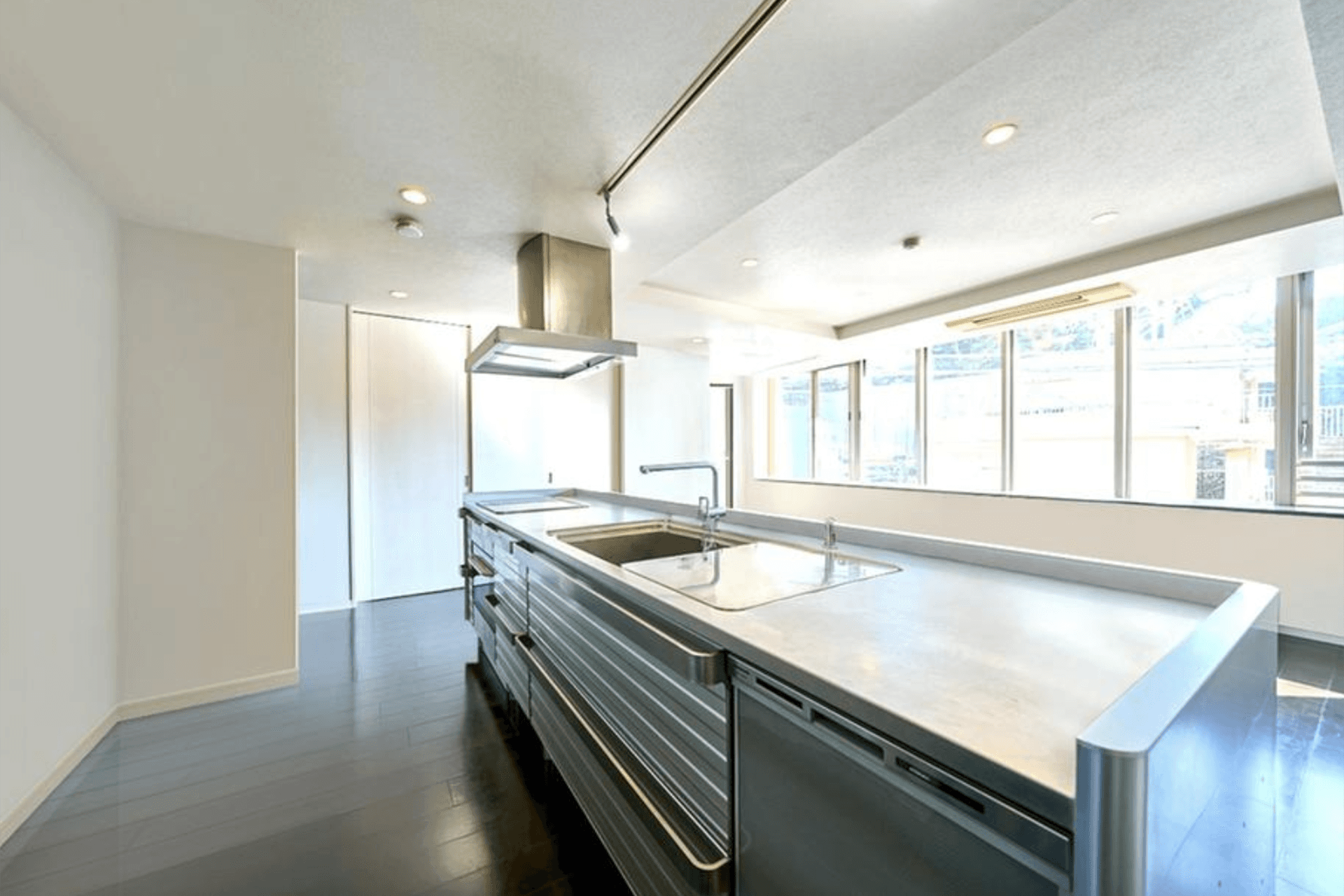 Style House Ebisu kitchen.png