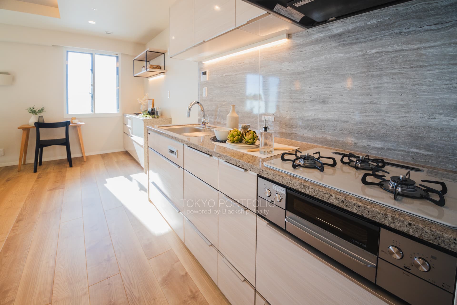 Cross Air Tower 2716 Kitchen.JPG