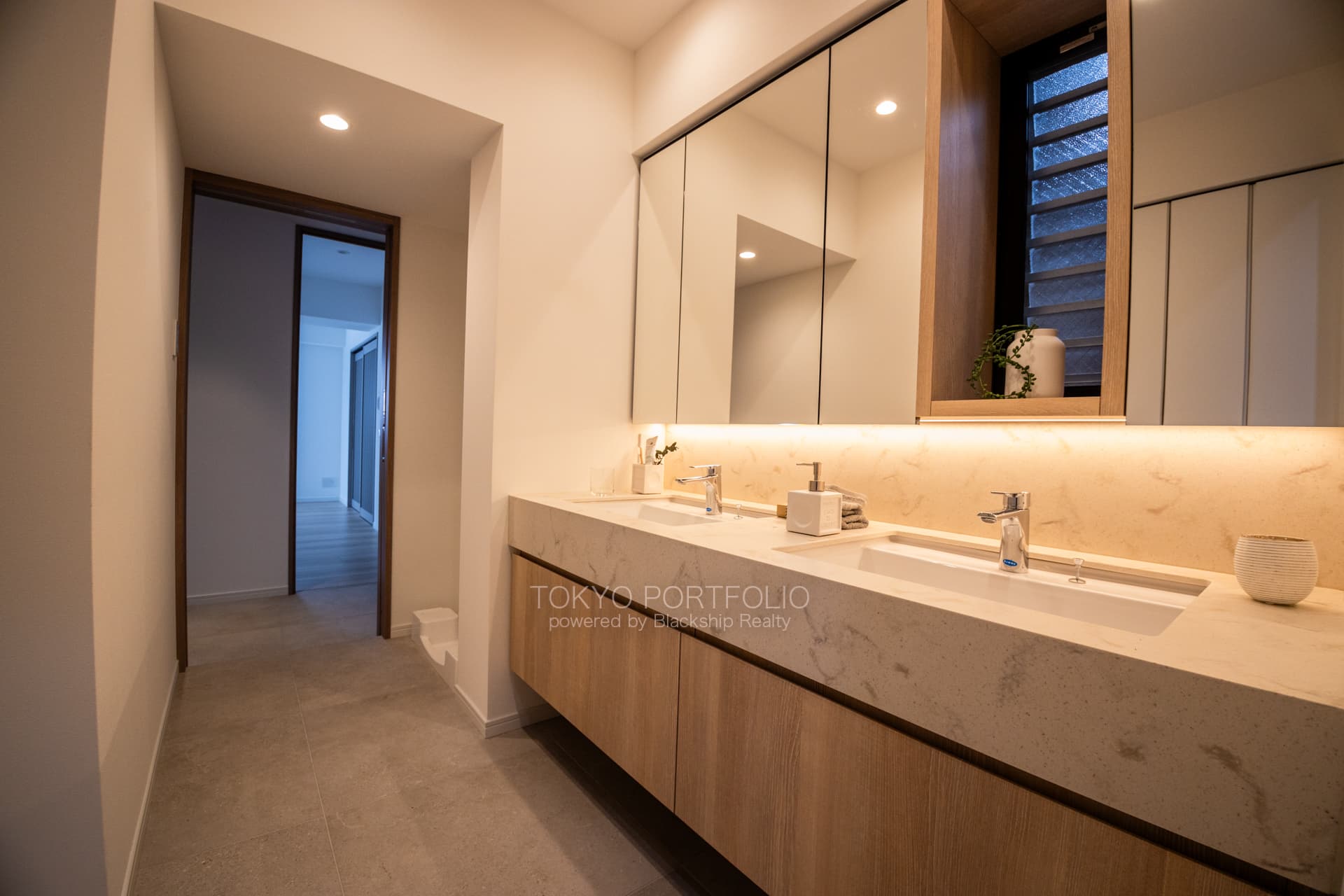 Courtyard Yutenji-2.JPG