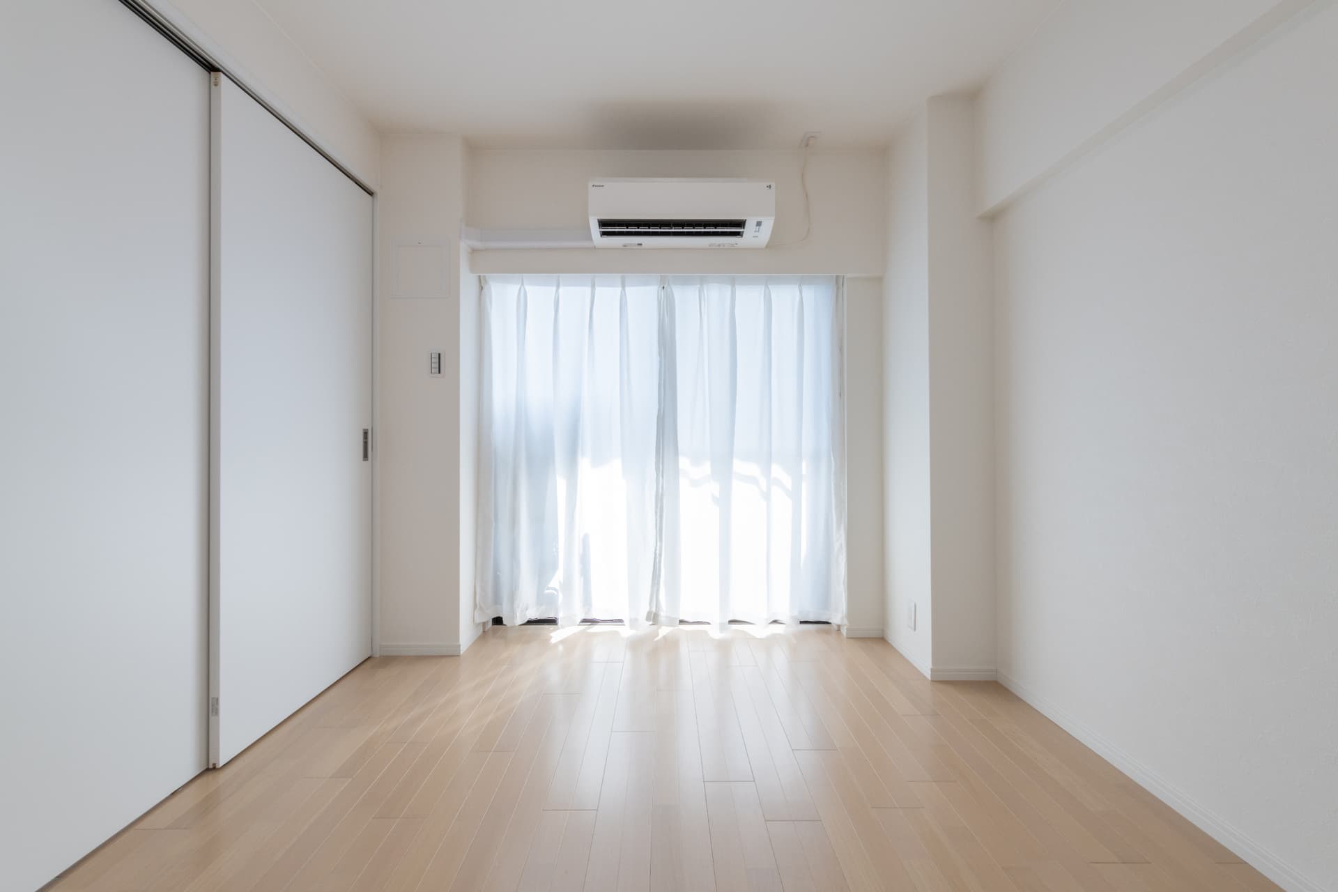 8.居室③.jpg
