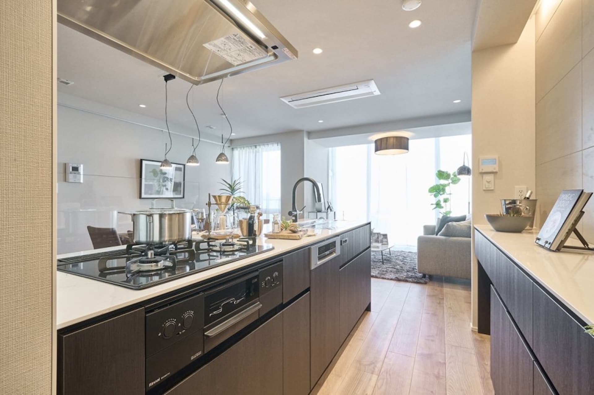 World City Towers Aqua Tower LDK2.jpeg