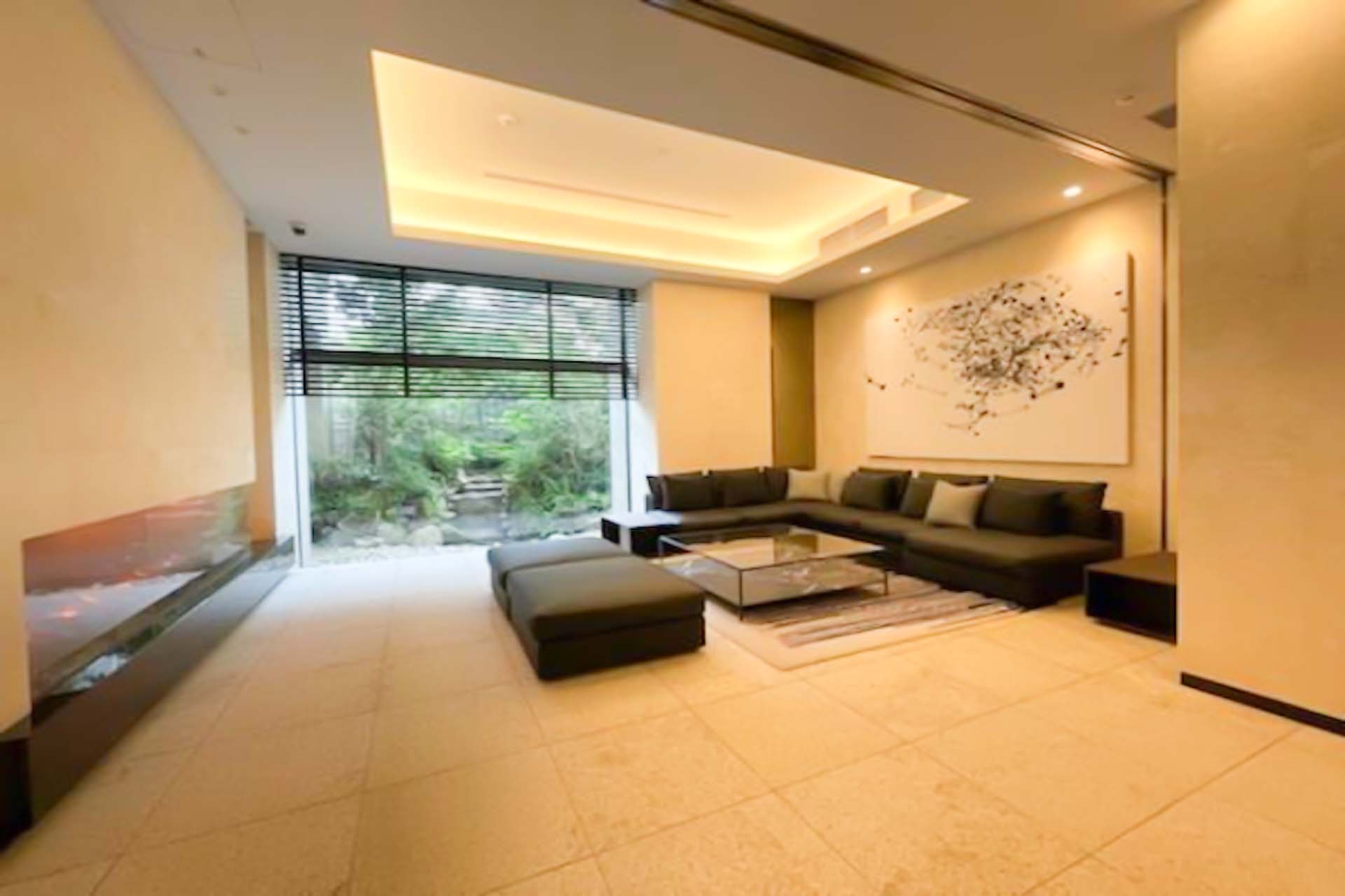 Brands Atago Toranomon5.jpg