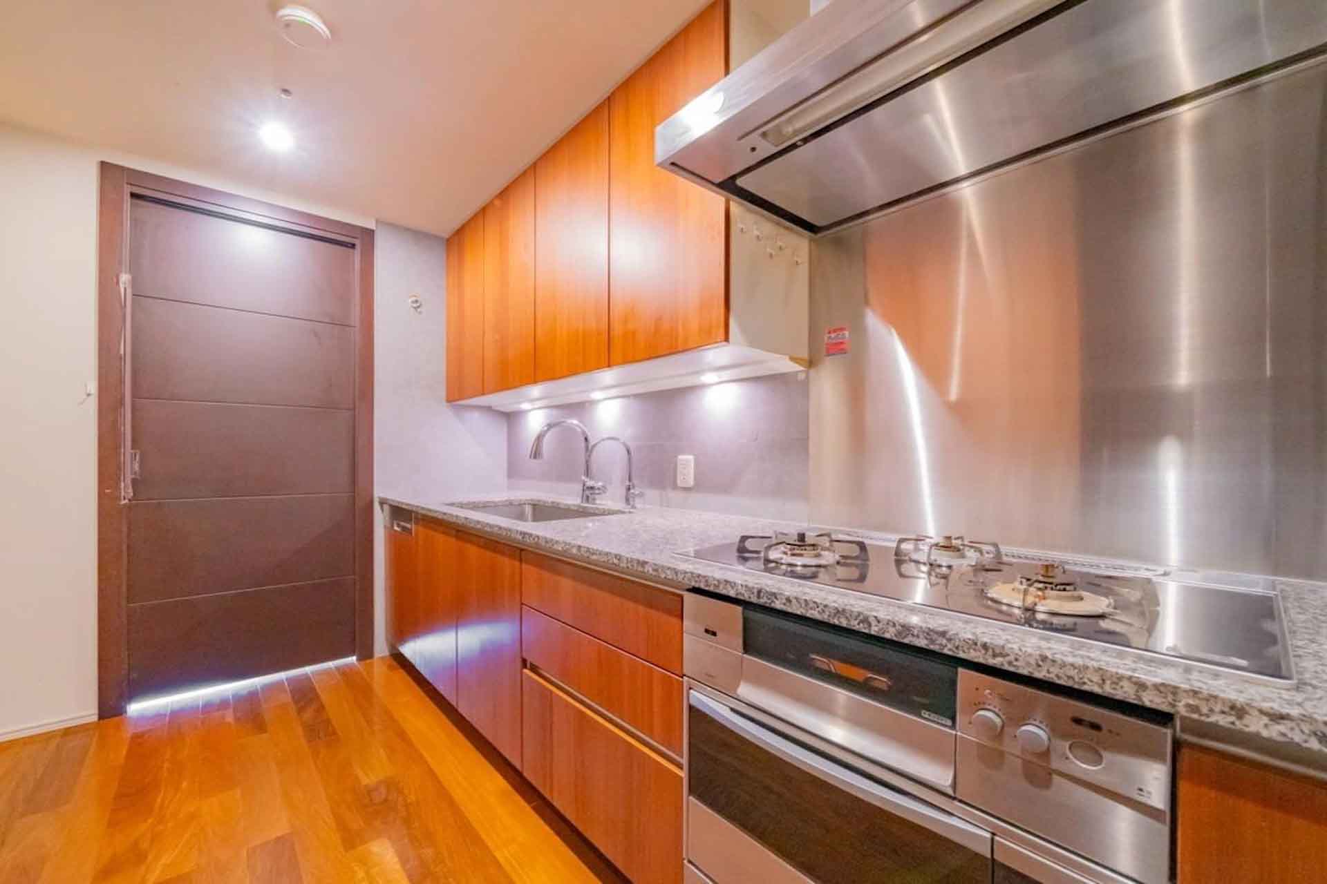 Akasaka Tower Residence Top of the Hill8.jpg