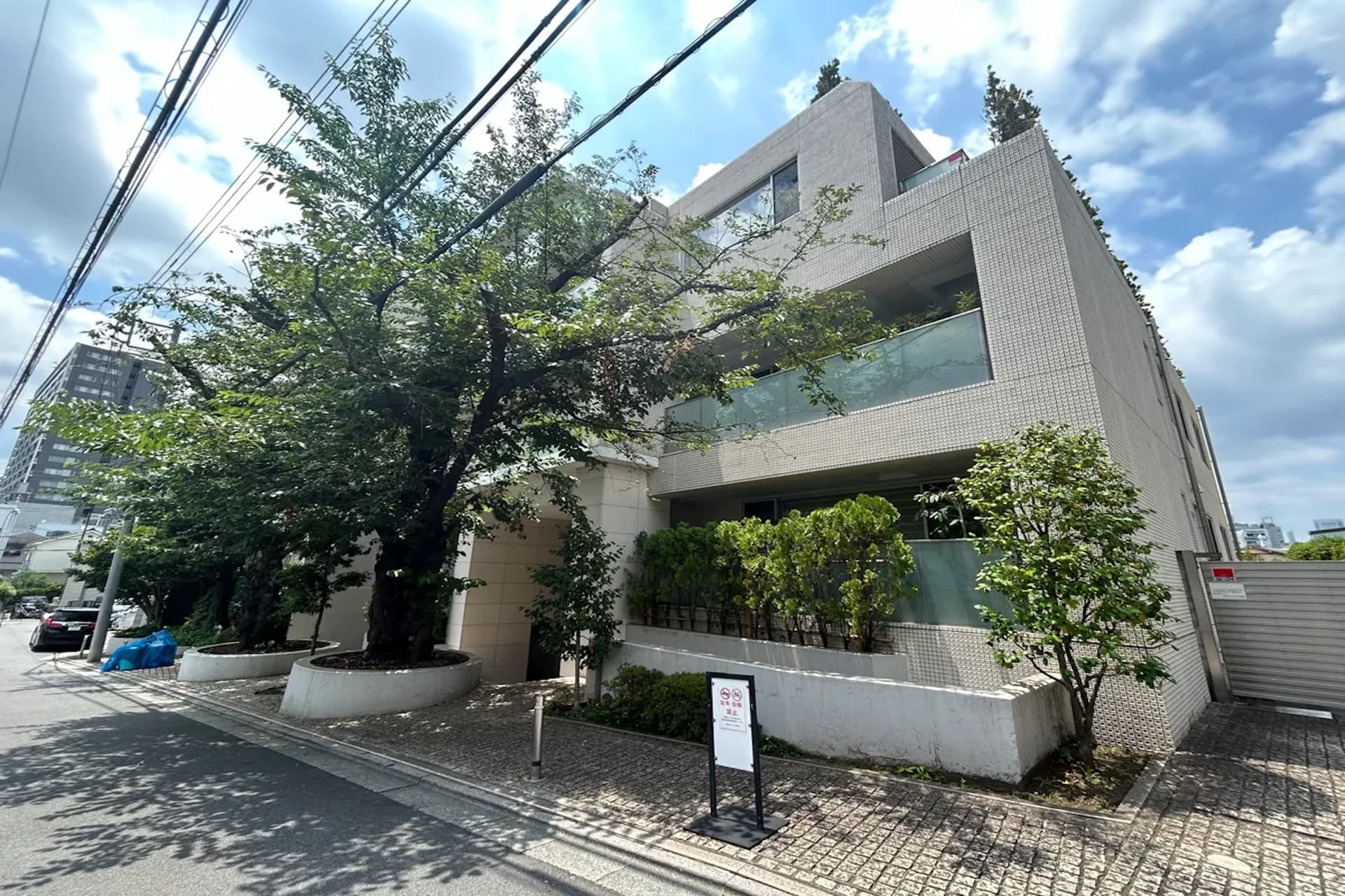 Jingumae 5-chome Blanche2.jpg