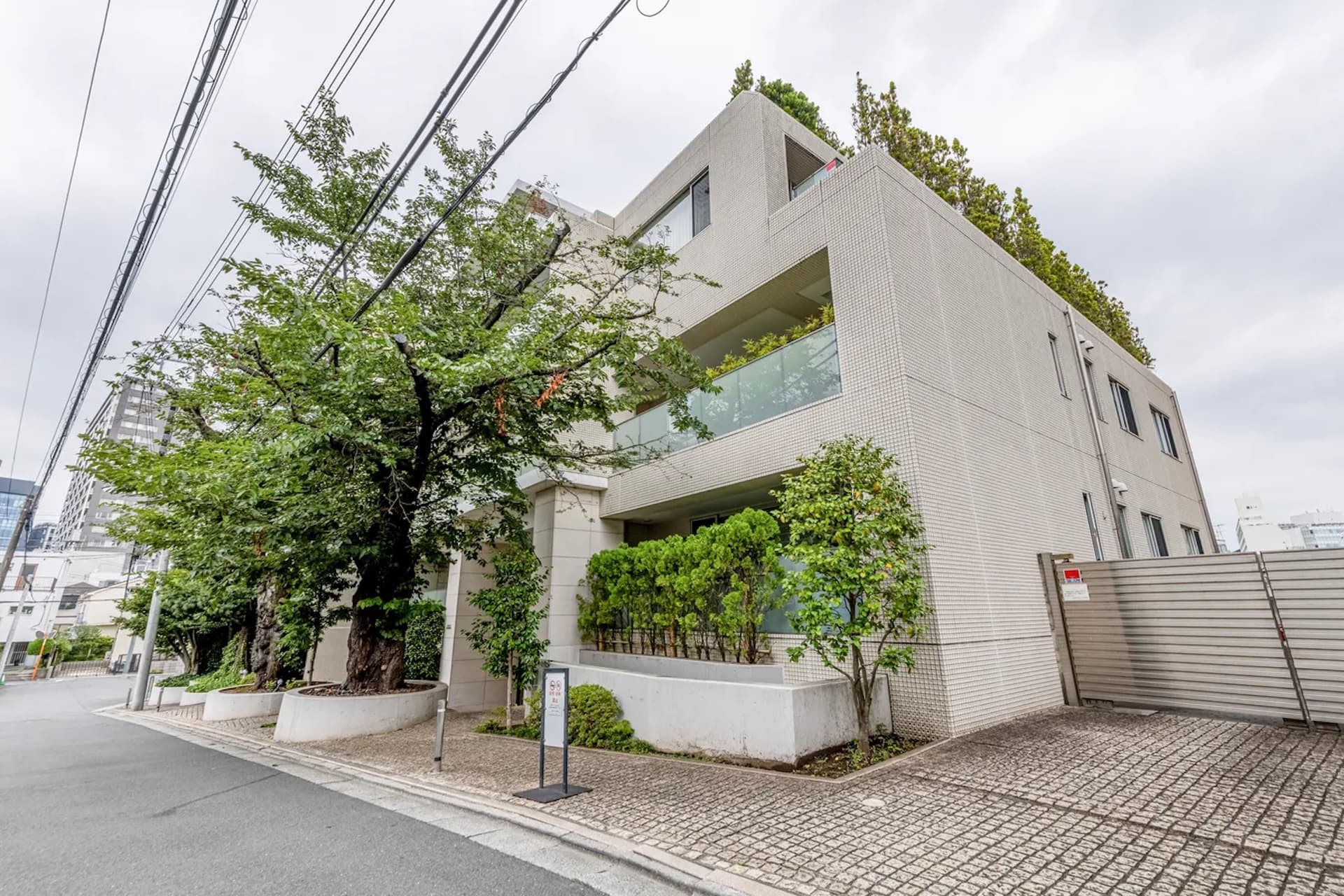 Jingumae 5-chome Blanche11.jpg