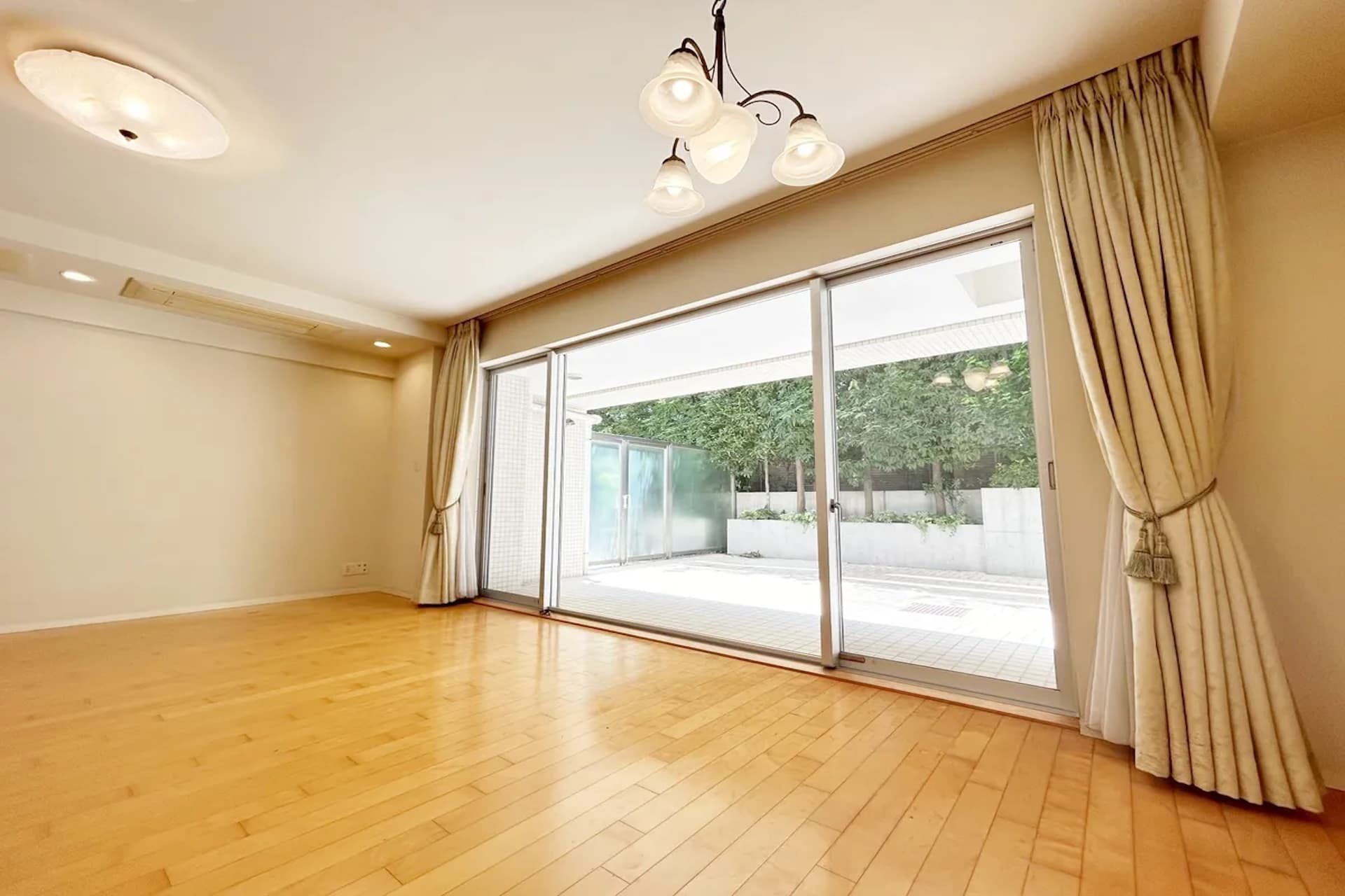 Jingumae 5-chome Blanche14.jpg