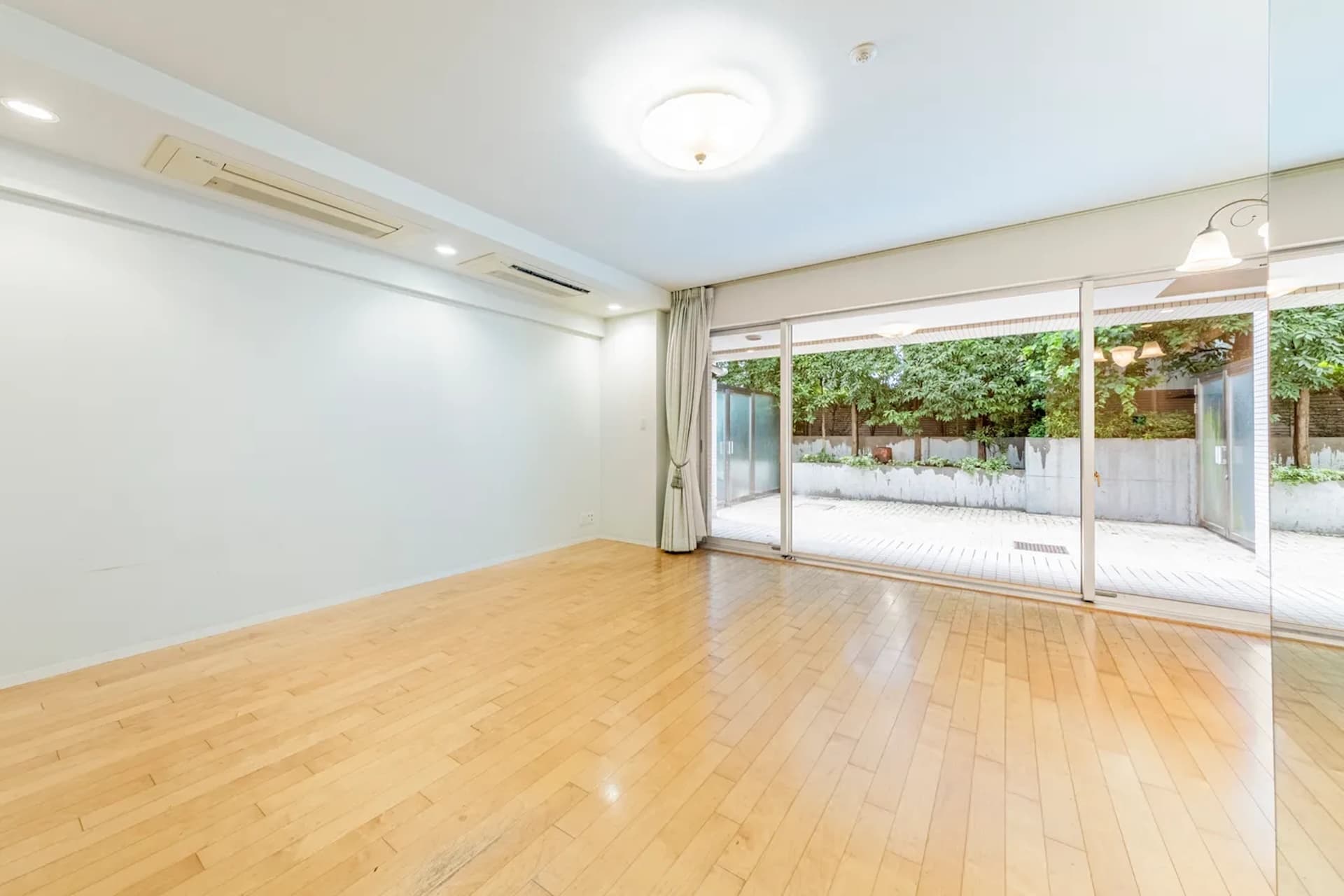 Jingumae 5-chome Blanche8.jpg