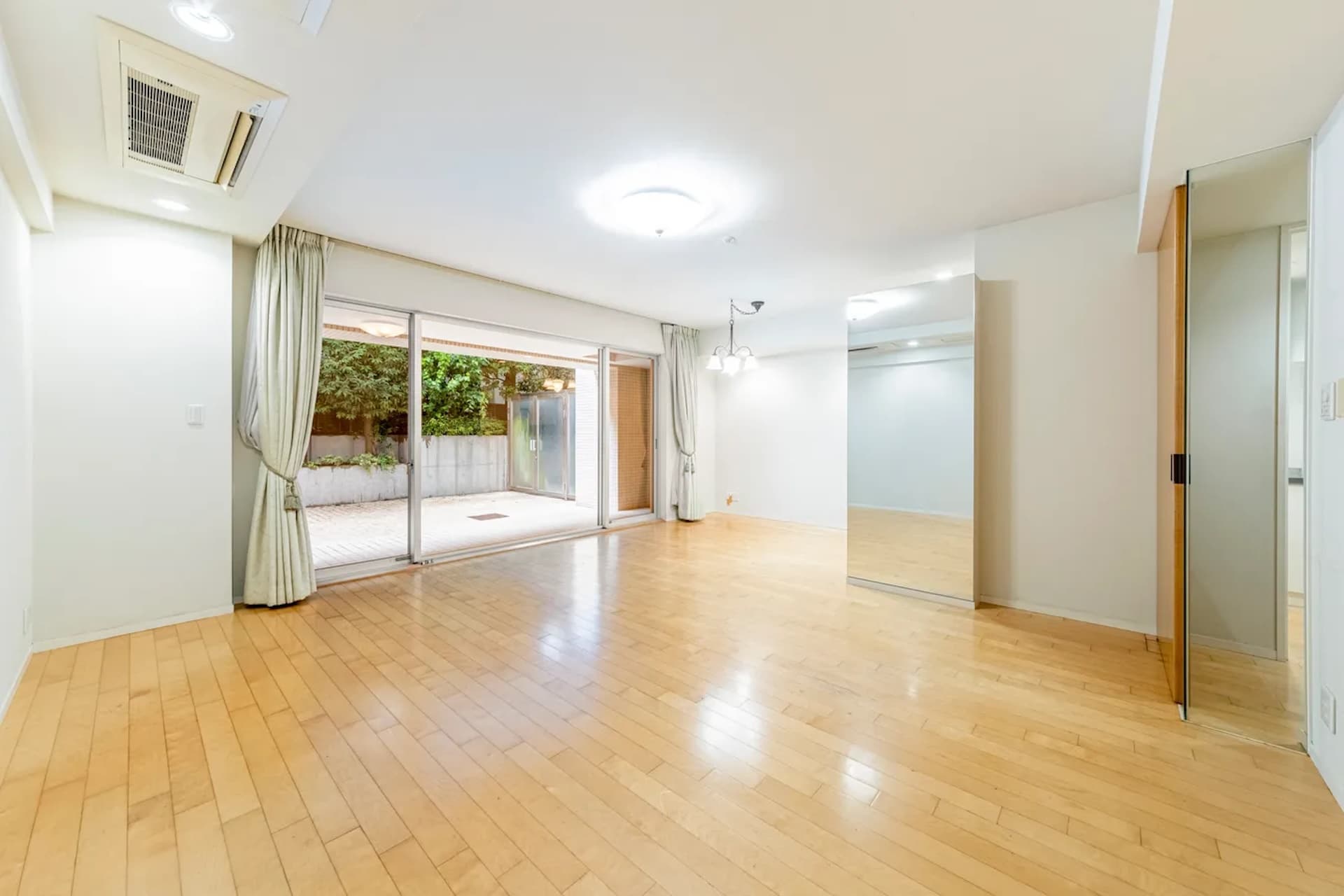 Jingumae 5-chome Blanche10.jpg