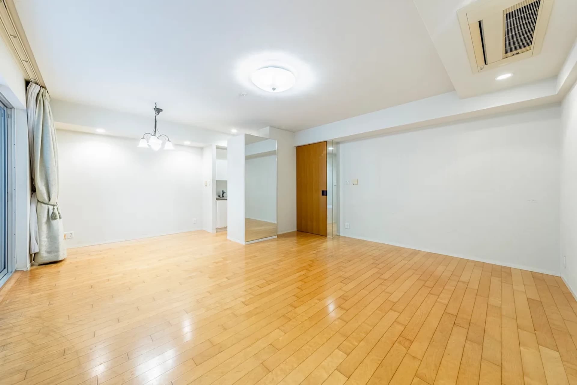 Jingumae 5-chome Blanche12.jpg