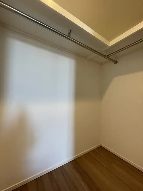 99488688_10.webp